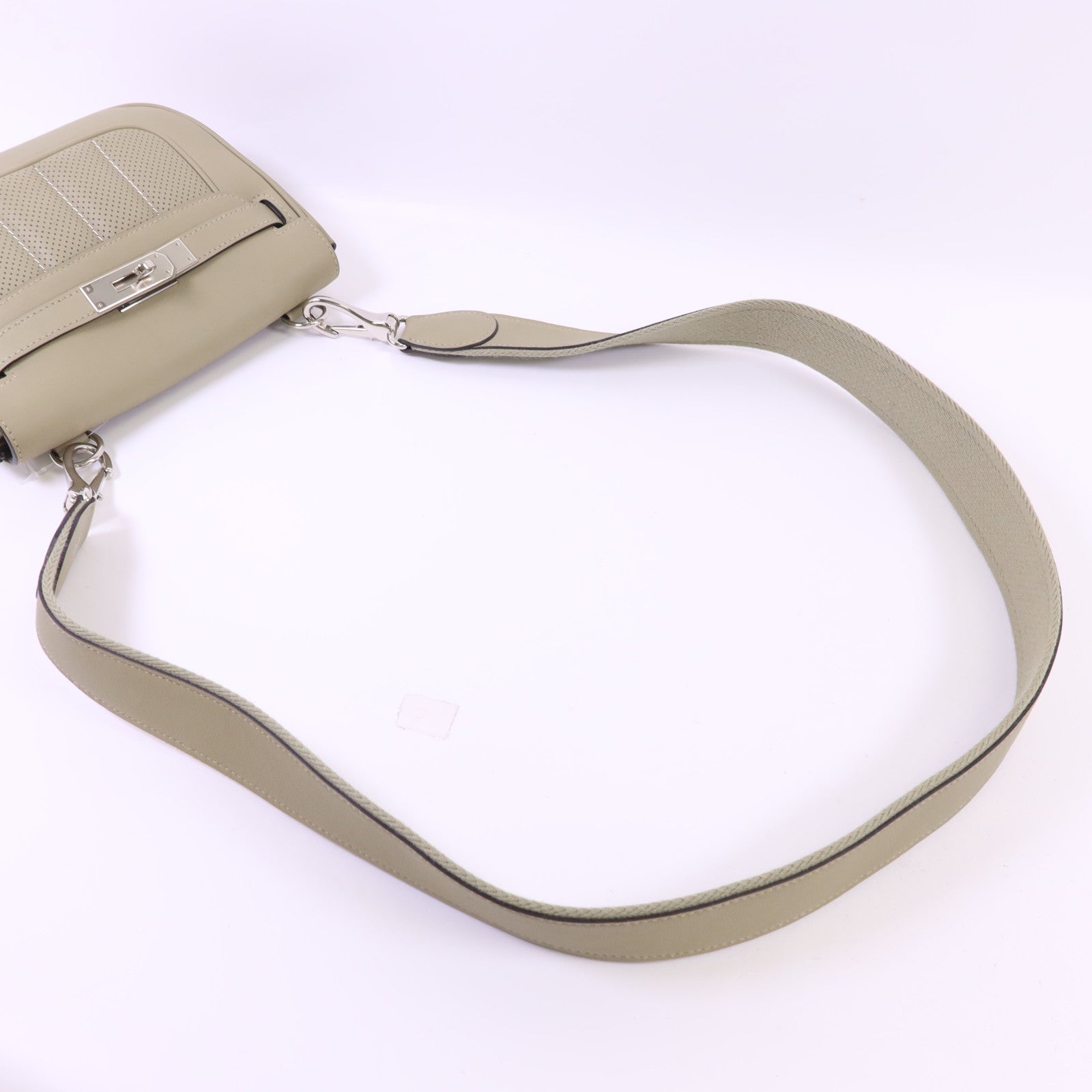 HERMES Swift皮革Mini Berline銀扣肩背袋Sauge
