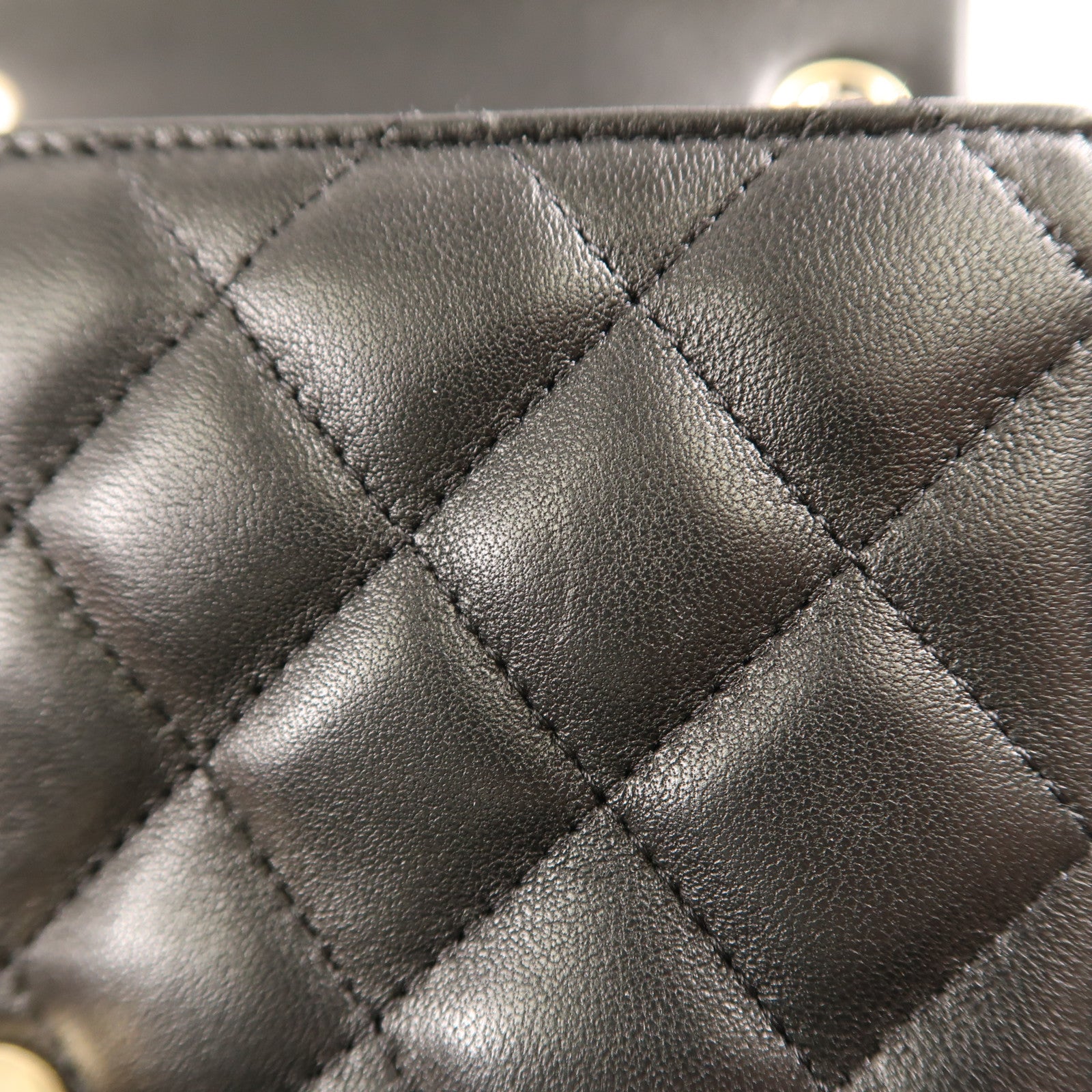 CHANEL 羊皮皮革Mini Classic 17銀扣鏈帶肩背袋