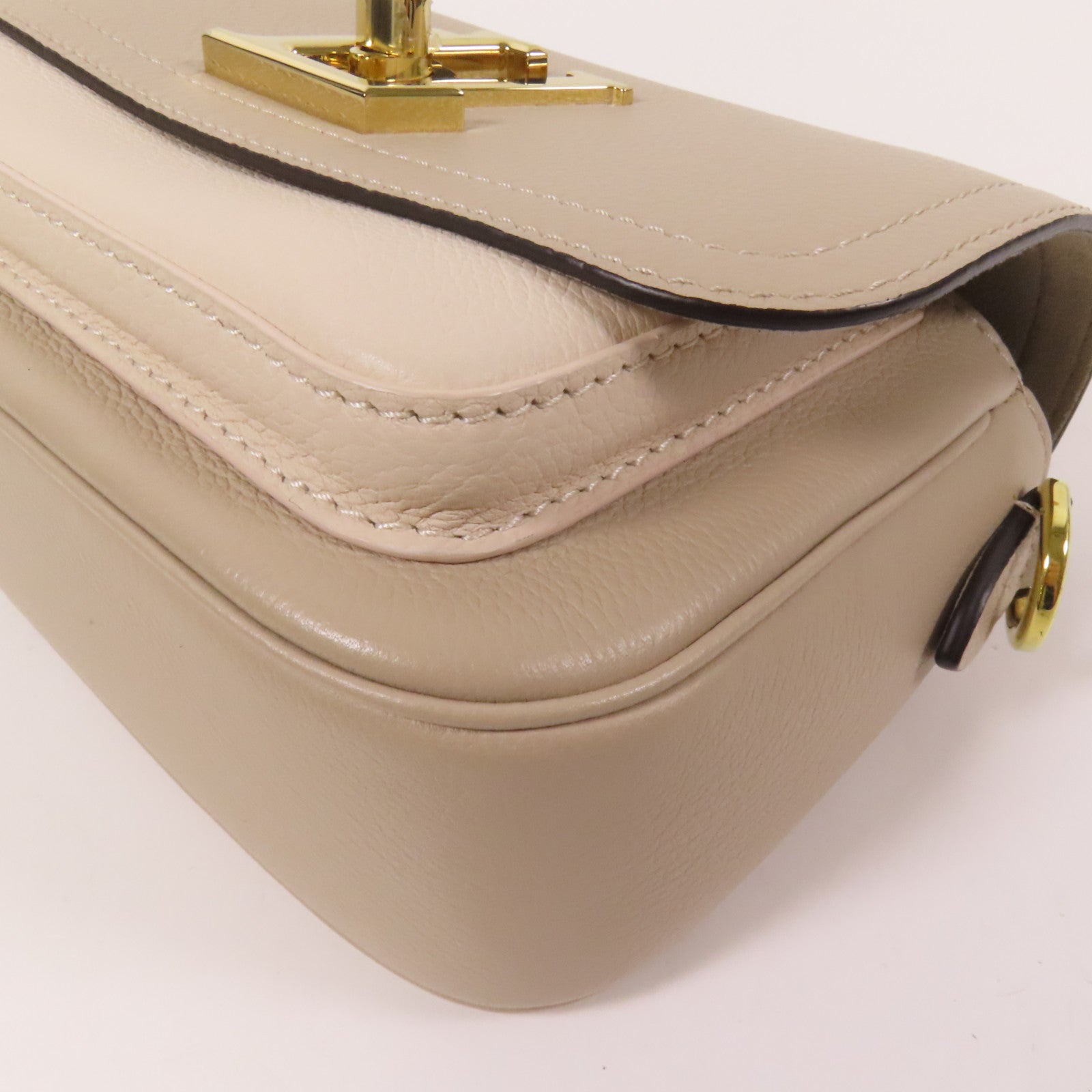 LOUIS VUITTON 牛皮皮革Lockme Tender金扣手挽肩背兩用袋