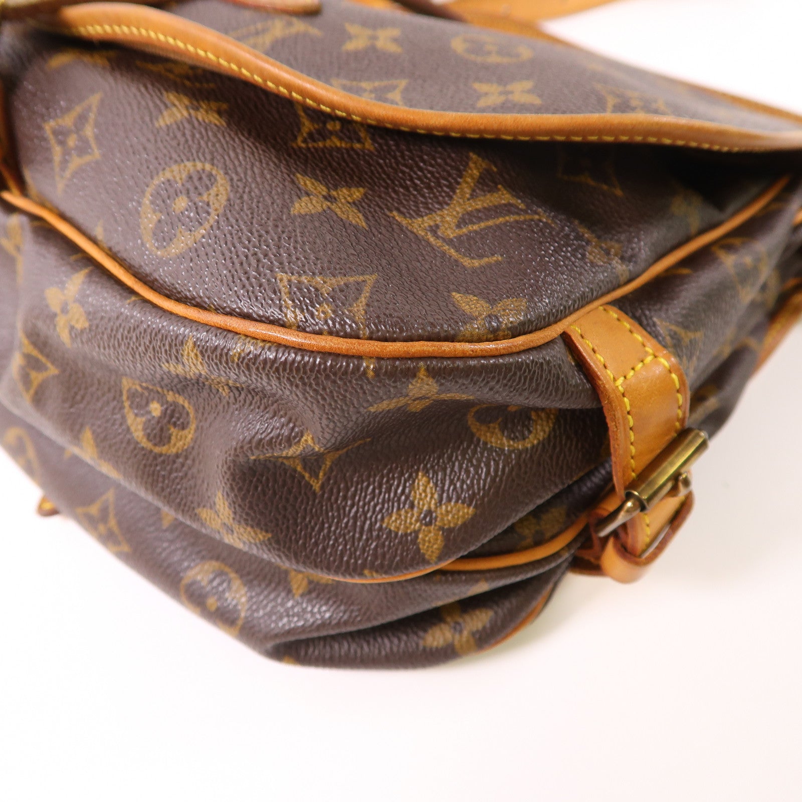 LOUIS VUITTON LV GHW Saumur 30 Shoulder Bag M42256 Monogram Brown
