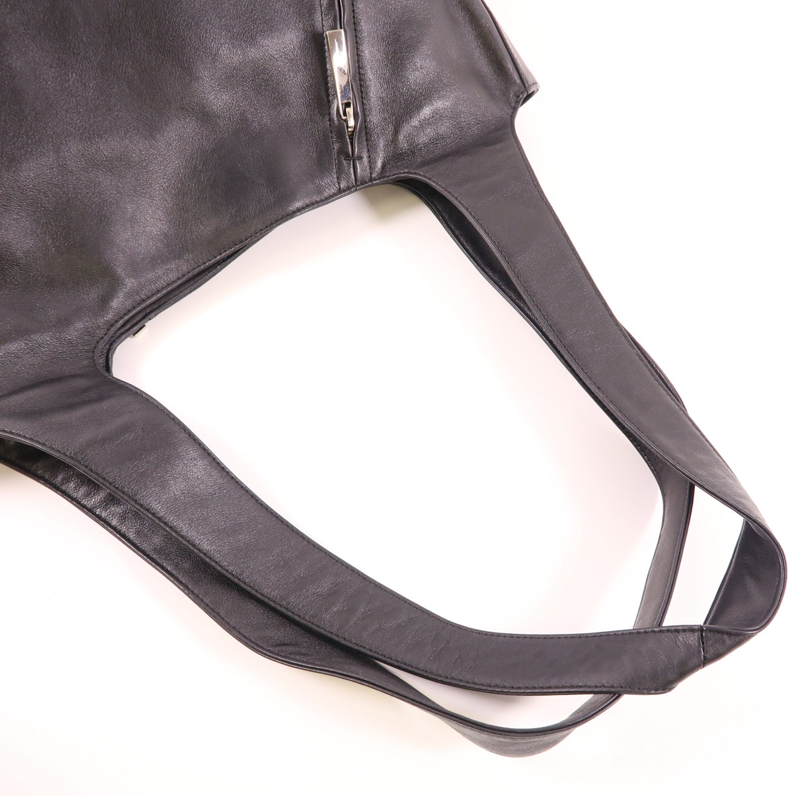 Salvatore Ferragamo 牛皮皮革Shoulder Bag銀扣肩背袋