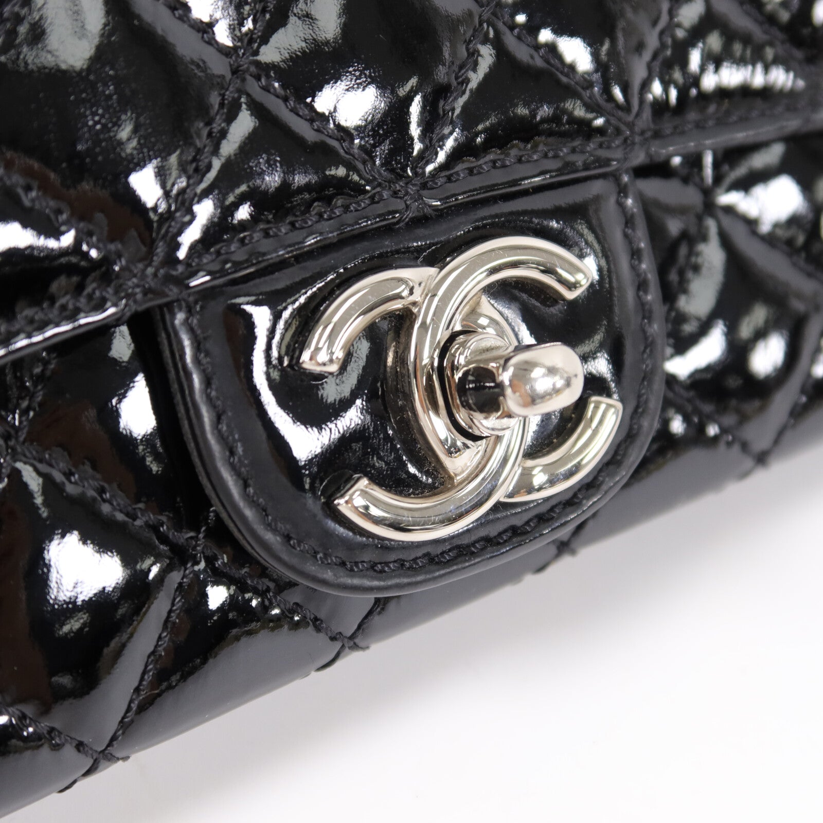 CHANEL 漆皮皮革Classic East West鏈帶肩背袋