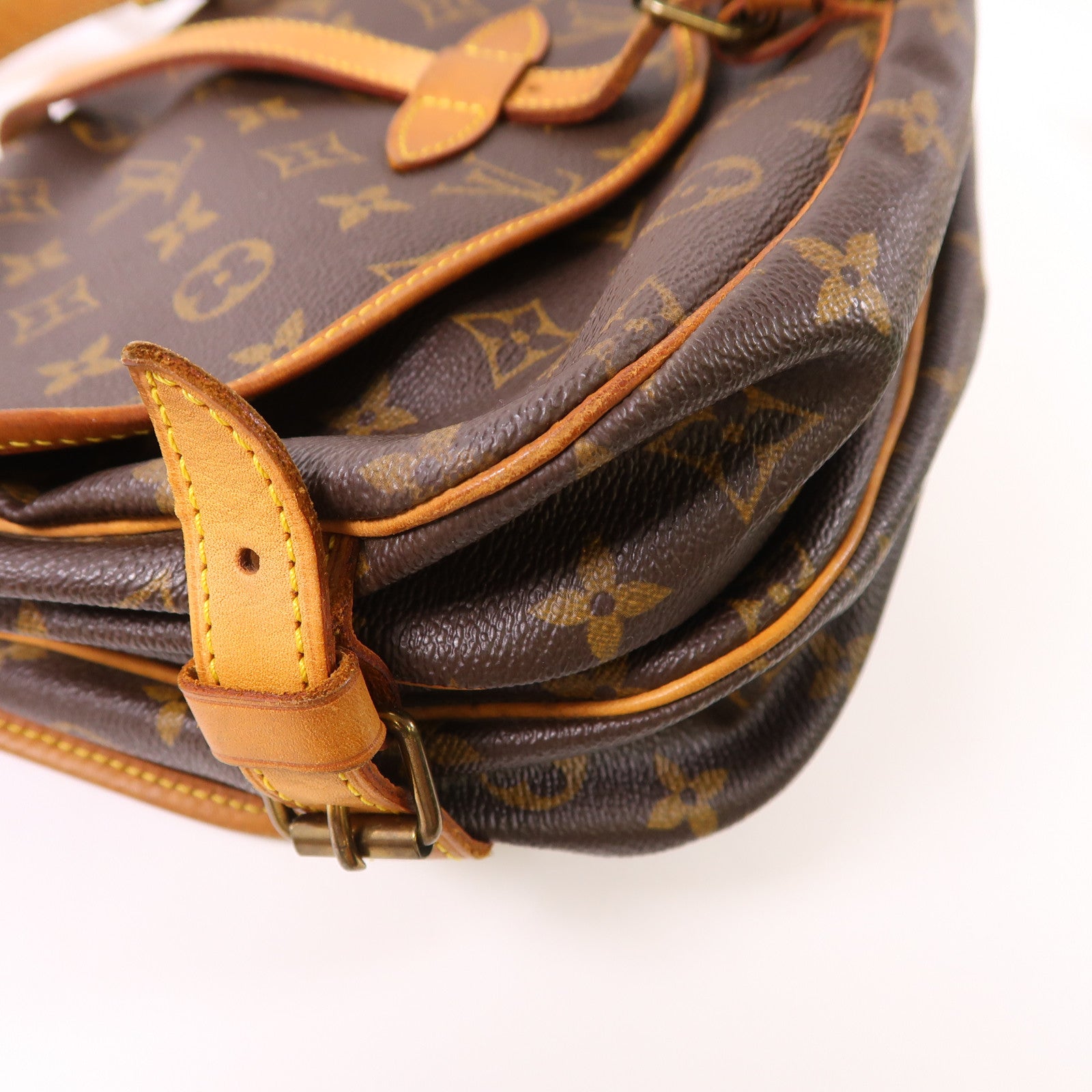 LOUIS VUITTON LV GHW Saumur 30 Shoulder Bag M42256 Monogram Brown