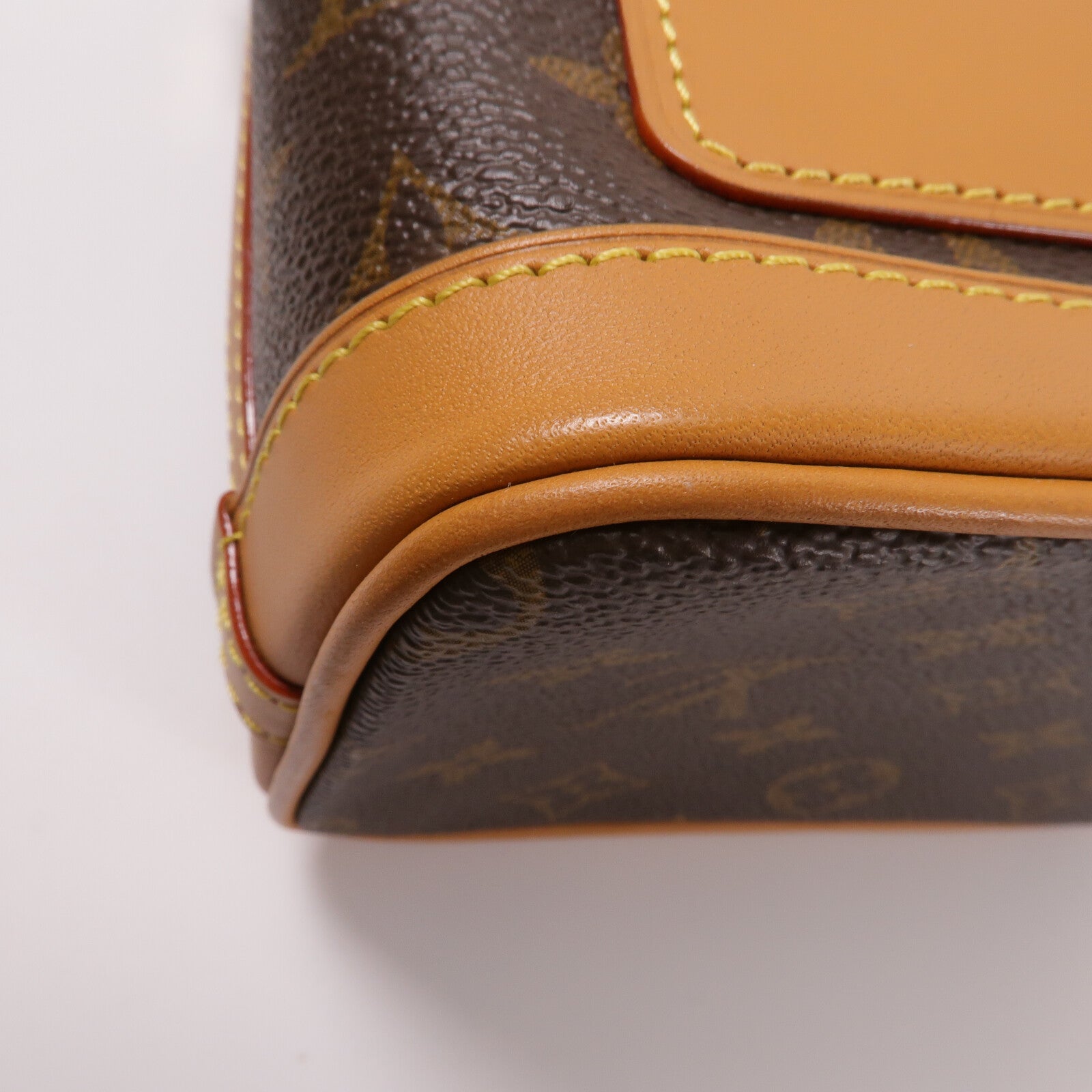 LOUIS VUITTON Monogram Milk Box肩背袋