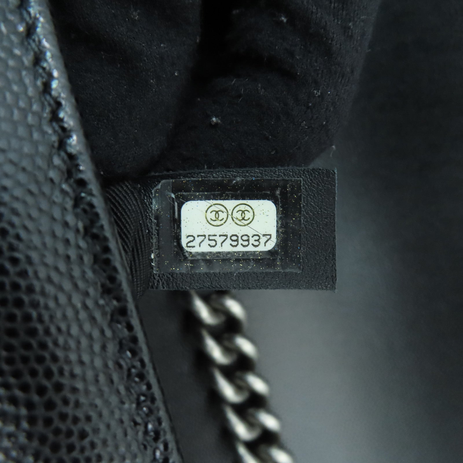 CHANEL 【激減優惠】菱格Caviar皮革Boy Chanel28cm銀扣鏈帶肩背袋黑色
