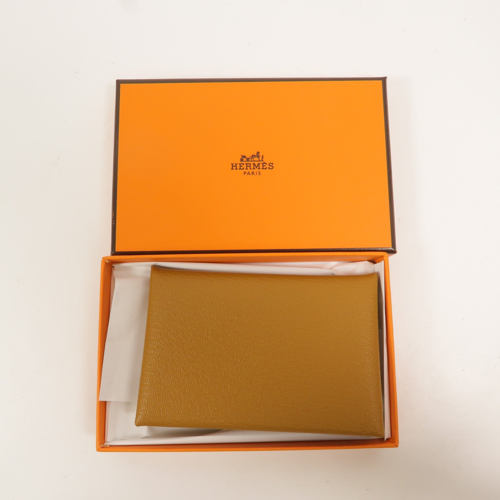 HERMES Chevre皮革Calvi Card Holder卡片套Sesame