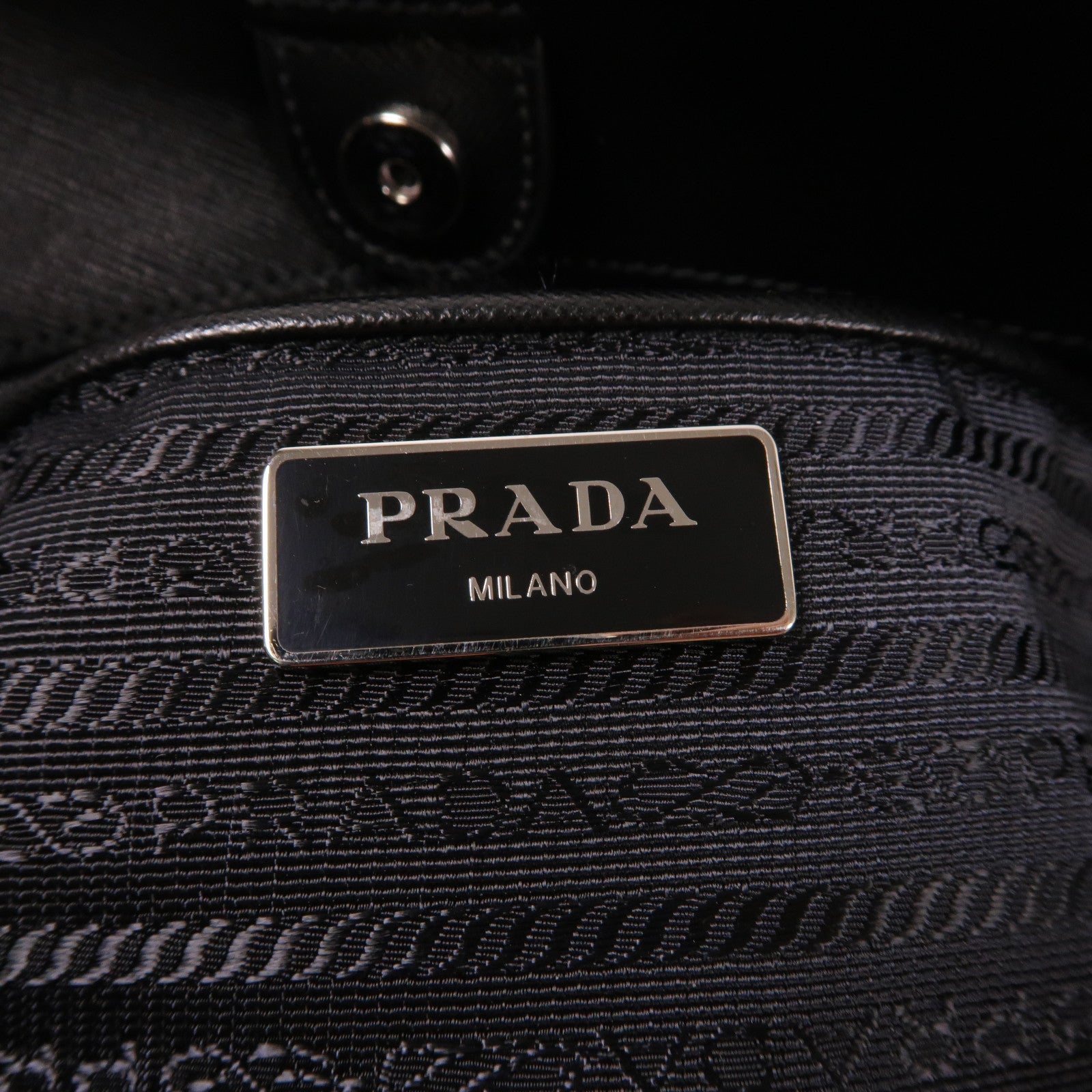 PRADA 尼龍Tessuto Impuntu銀扣手挽肩背兩用袋黑色