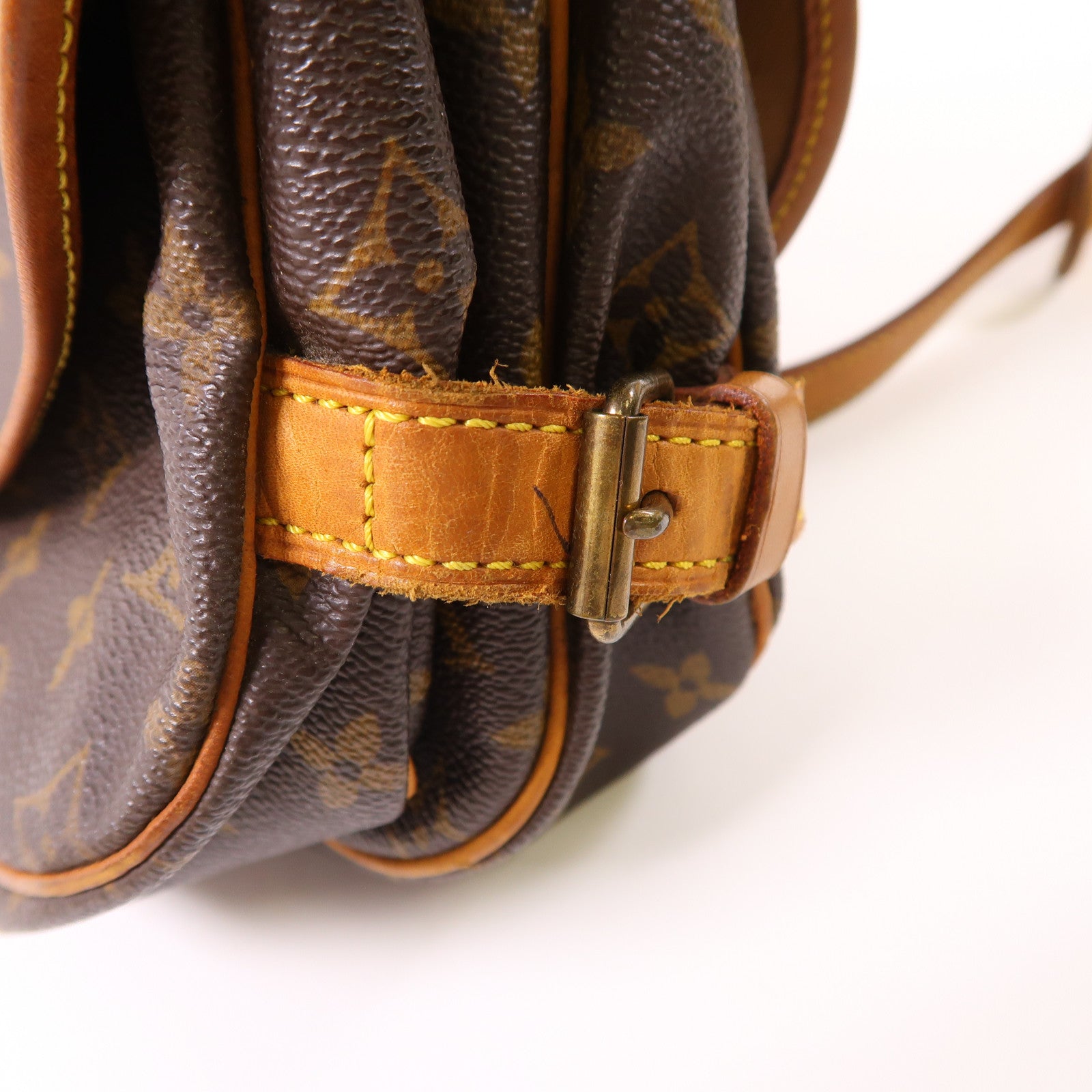 LOUIS VUITTON LV GHW Saumur 30 Shoulder Bag M42256 Monogram Brown