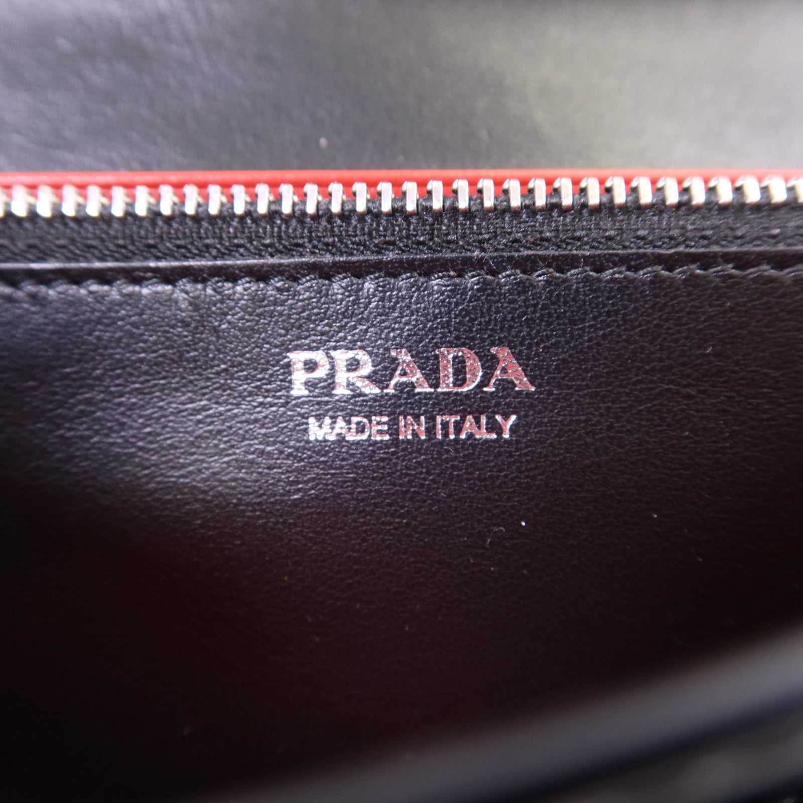 PRADA 牛皮皮革Spazzolato Long Wallet銀扣長錢包1MN037