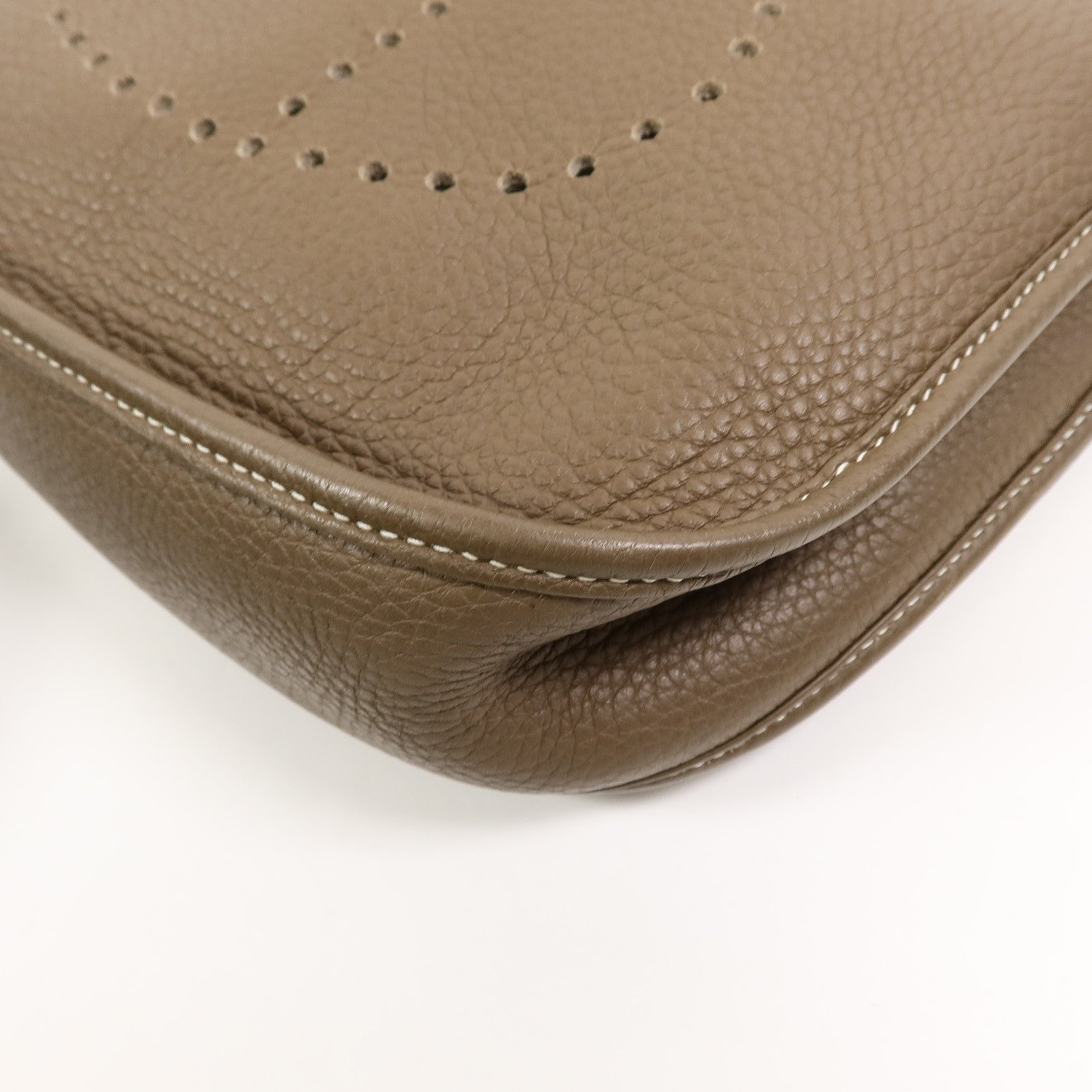 HERMES Clemence皮革Evelyne PM肩背袋Etoupe
