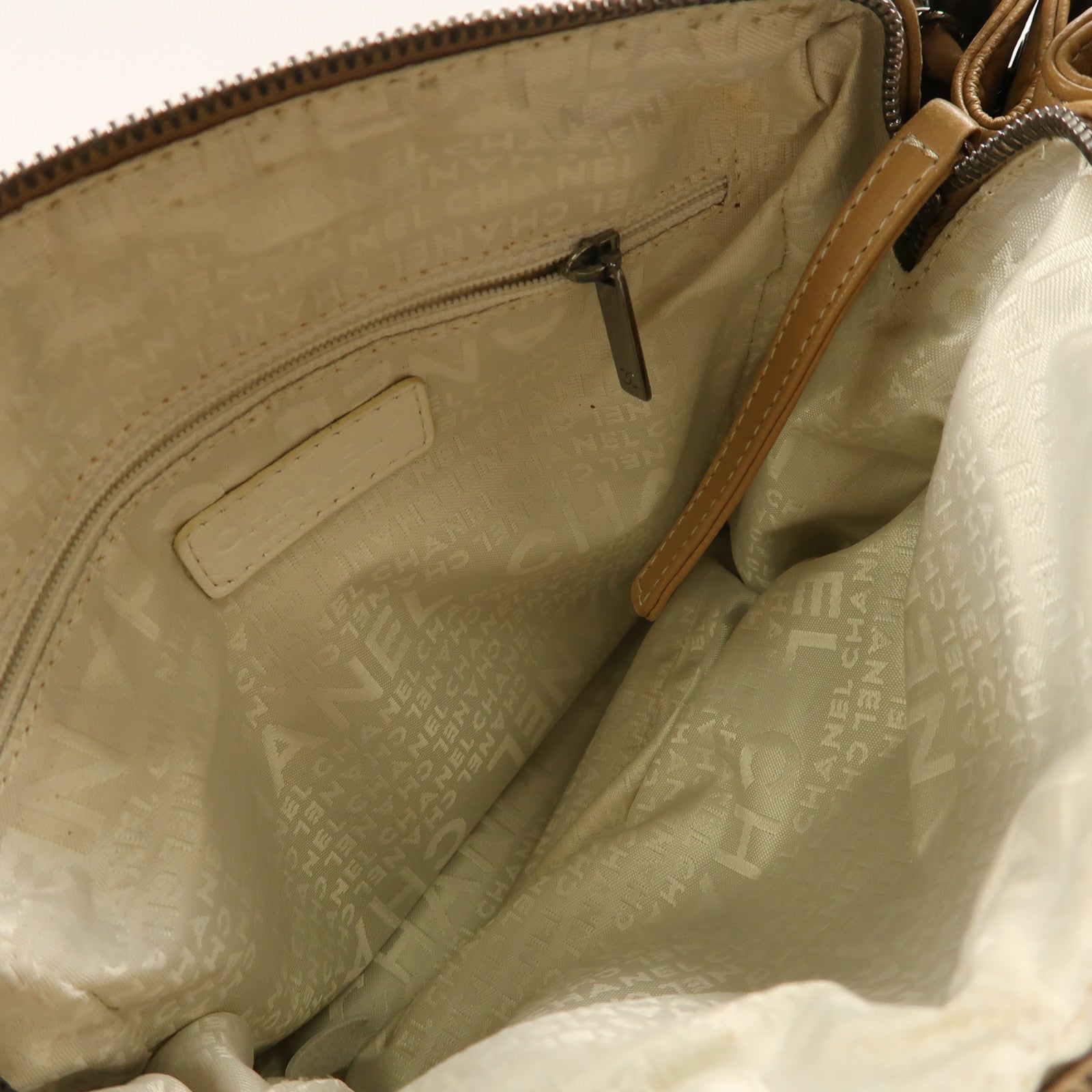 CHANEL 【激減優惠】漆皮皮革Chain Shoulder銀扣鏈帶肩背袋淺啡色