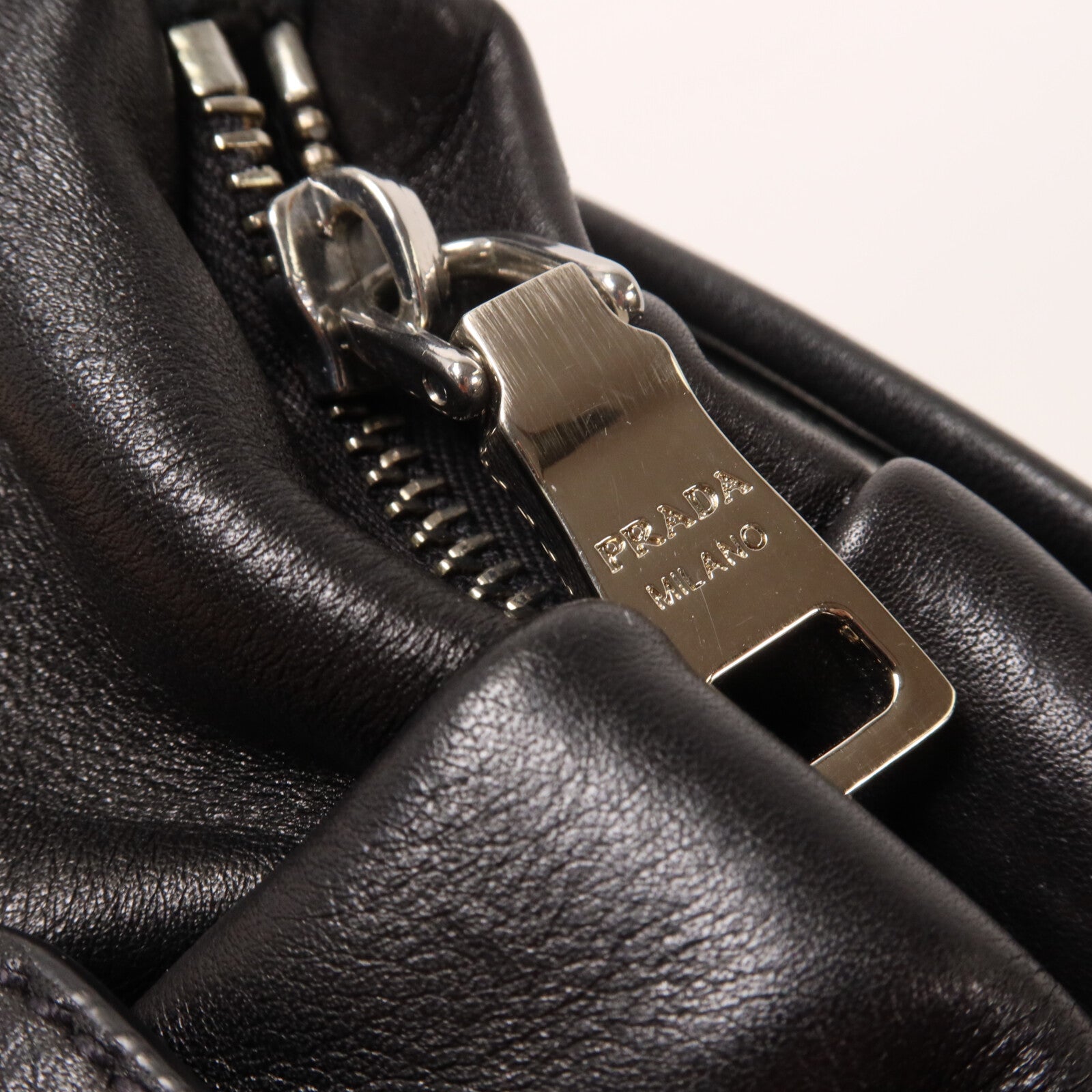 PRADA 牛皮皮革Shoulder Bag肩背袋