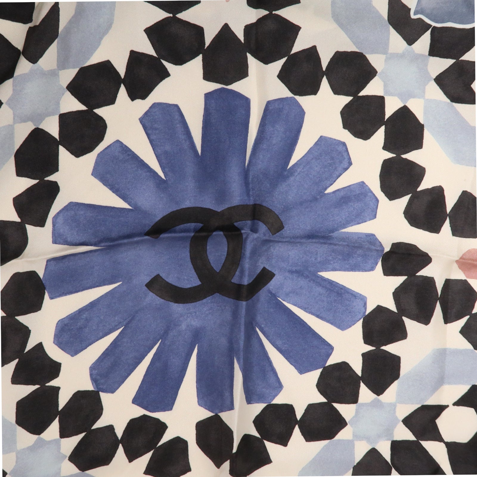 CHANEL 絲質Scarf 85x85cm圍巾米色/黑色/粉紅色