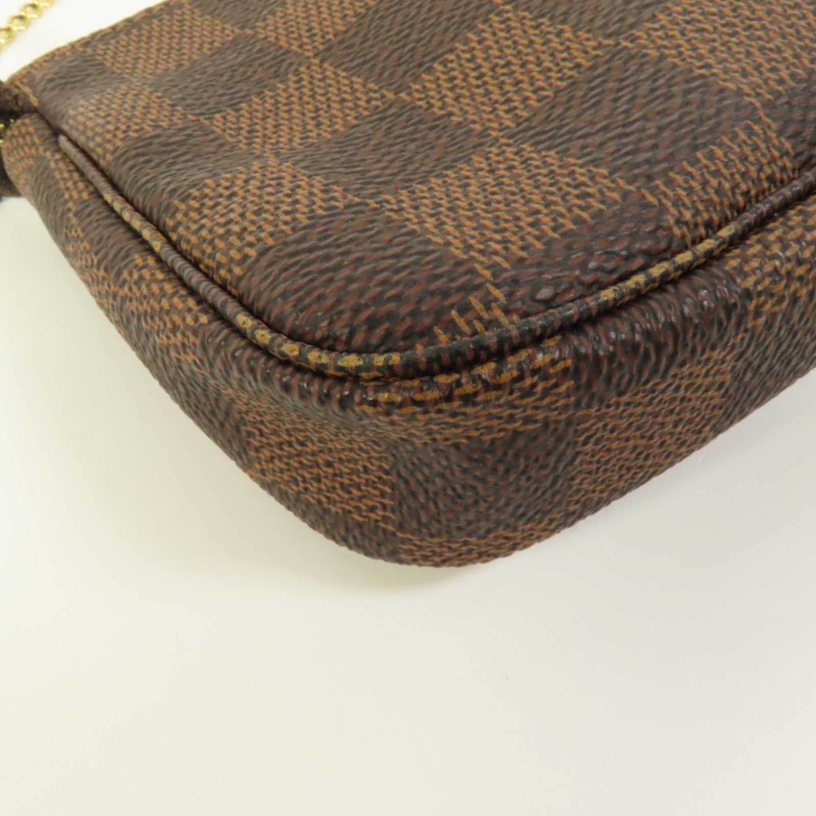 LOUIS VUITTON Damier Mini Pochette Accessories金扣鏈帶手挽袋