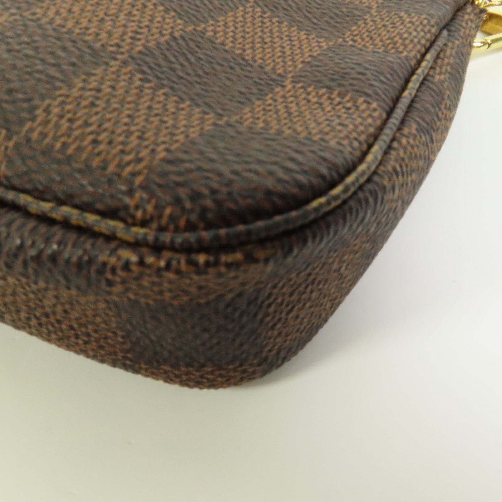 LOUIS VUITTON Damier Mini Pochette Accessories金扣鏈帶手挽袋