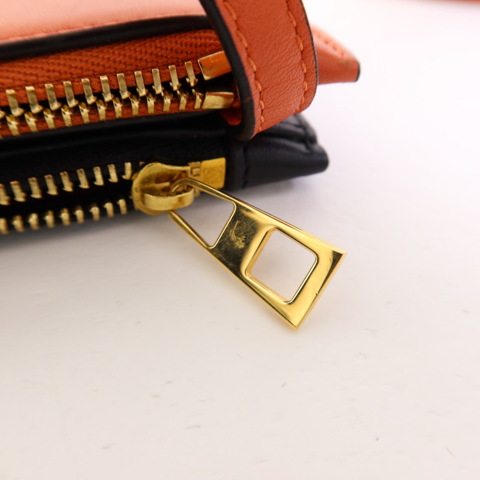 LOEWE 牛皮皮革Gate Double金扣肩背袋