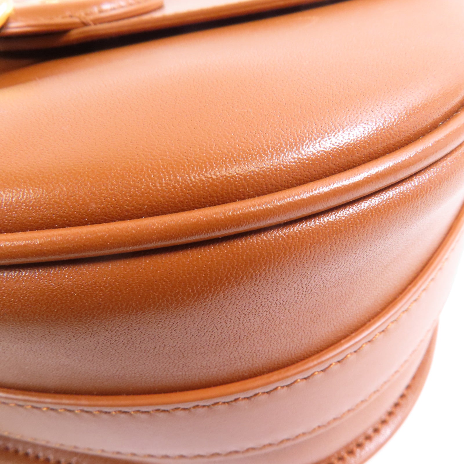 Dior 牛皮皮革Bobby Bag金扣肩背袋