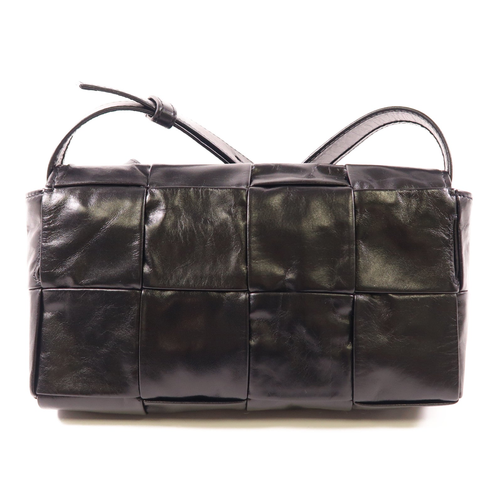 【banchoukanchigai 】BOTTEGA VENETA Bottega Veneta® Women's Wallace in Black. Shop online now.