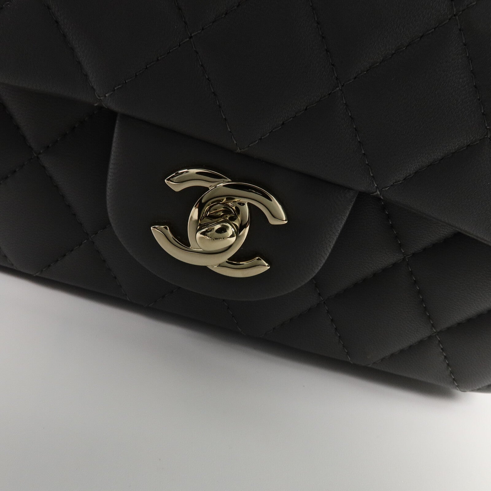 CHANEL 羊皮皮革Mini Flap With手挽肩背兩用袋