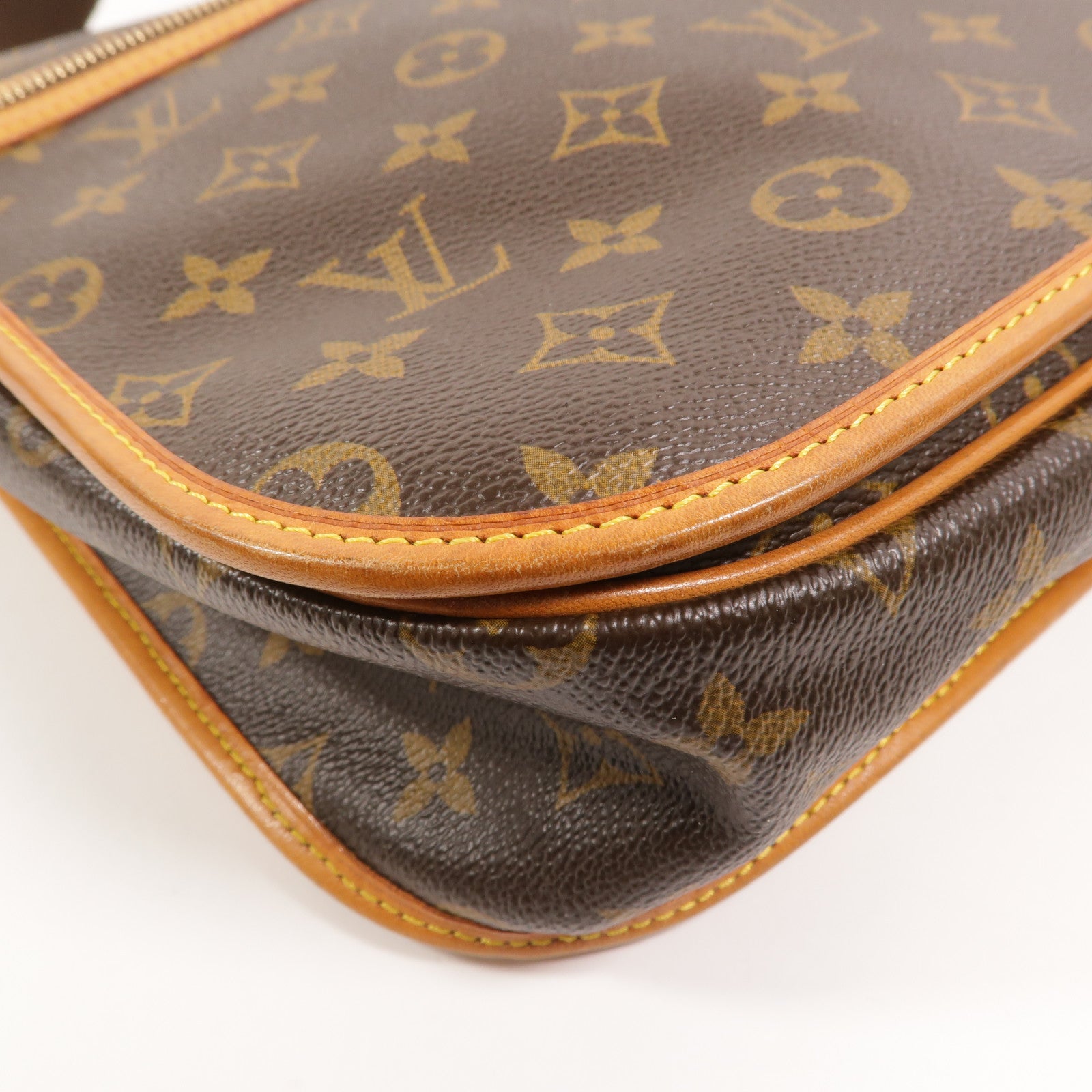 LOUIS VUITTON Monogram Bosphore金扣肩背袋