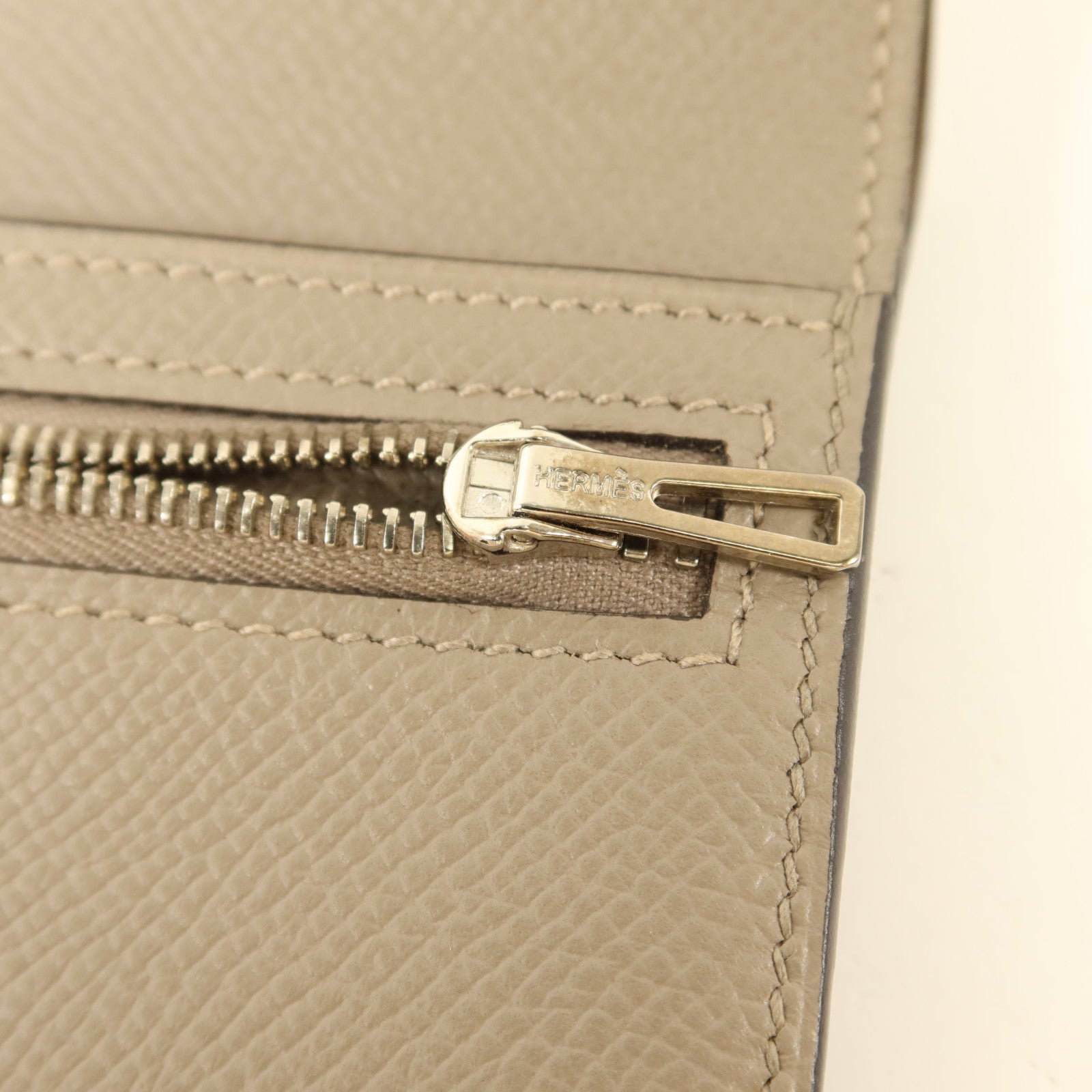 HERMES Epsom皮革Bearn Compact Wallet銀扣錢包Gris Asphalte