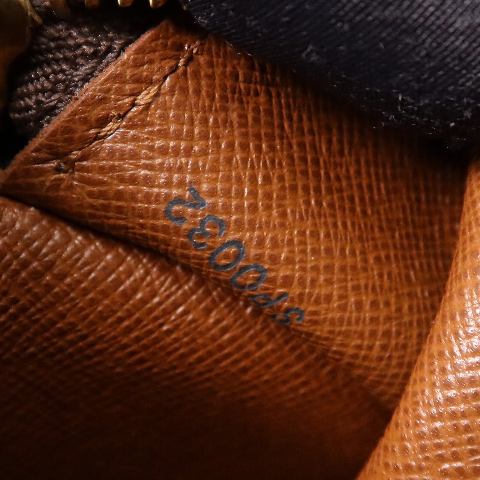 LOUIS VUITTON 【激減優惠】Monogram Papillon GM金扣手挽袋