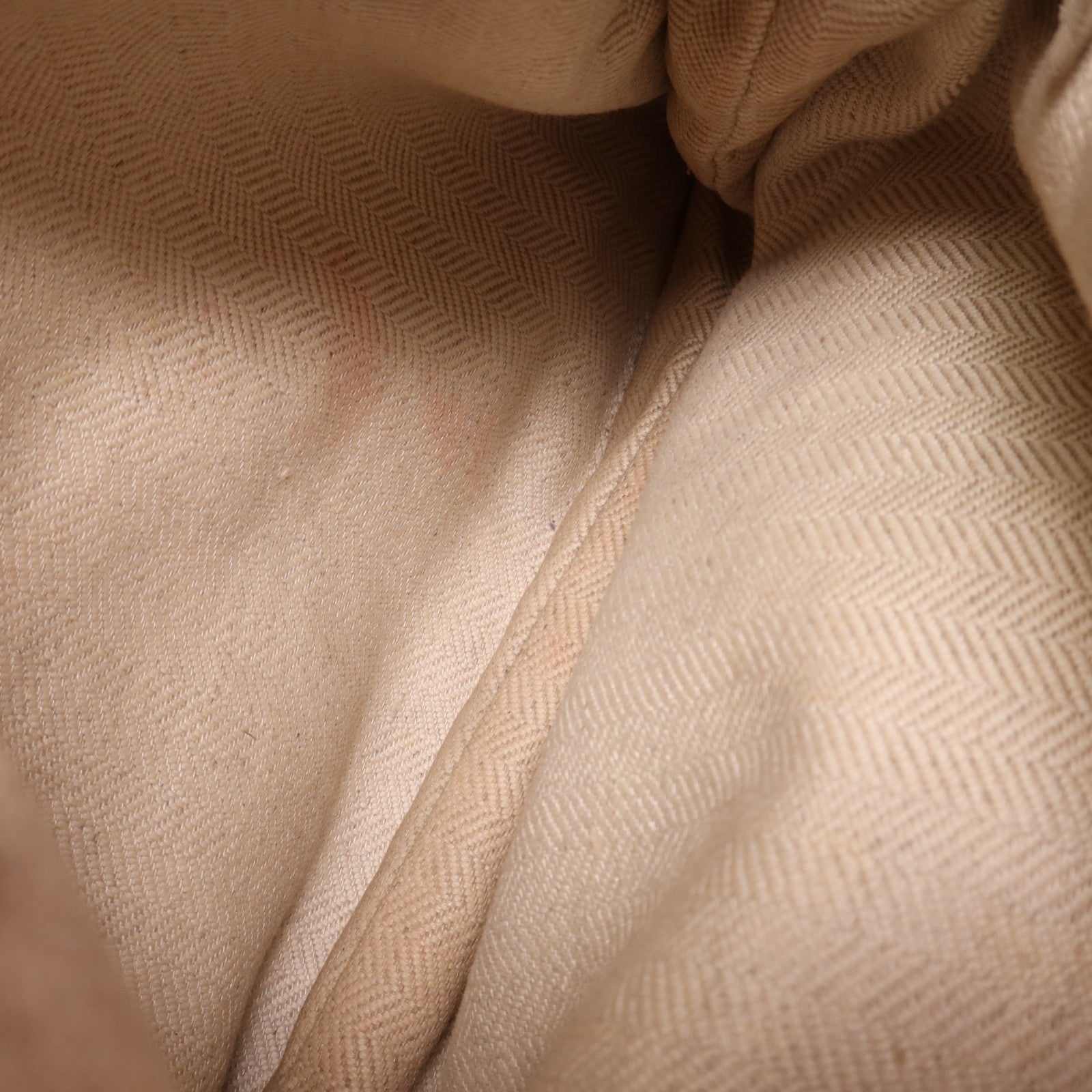 LOEWE 牛皮皮革Shoulder Bag銀扣肩背袋