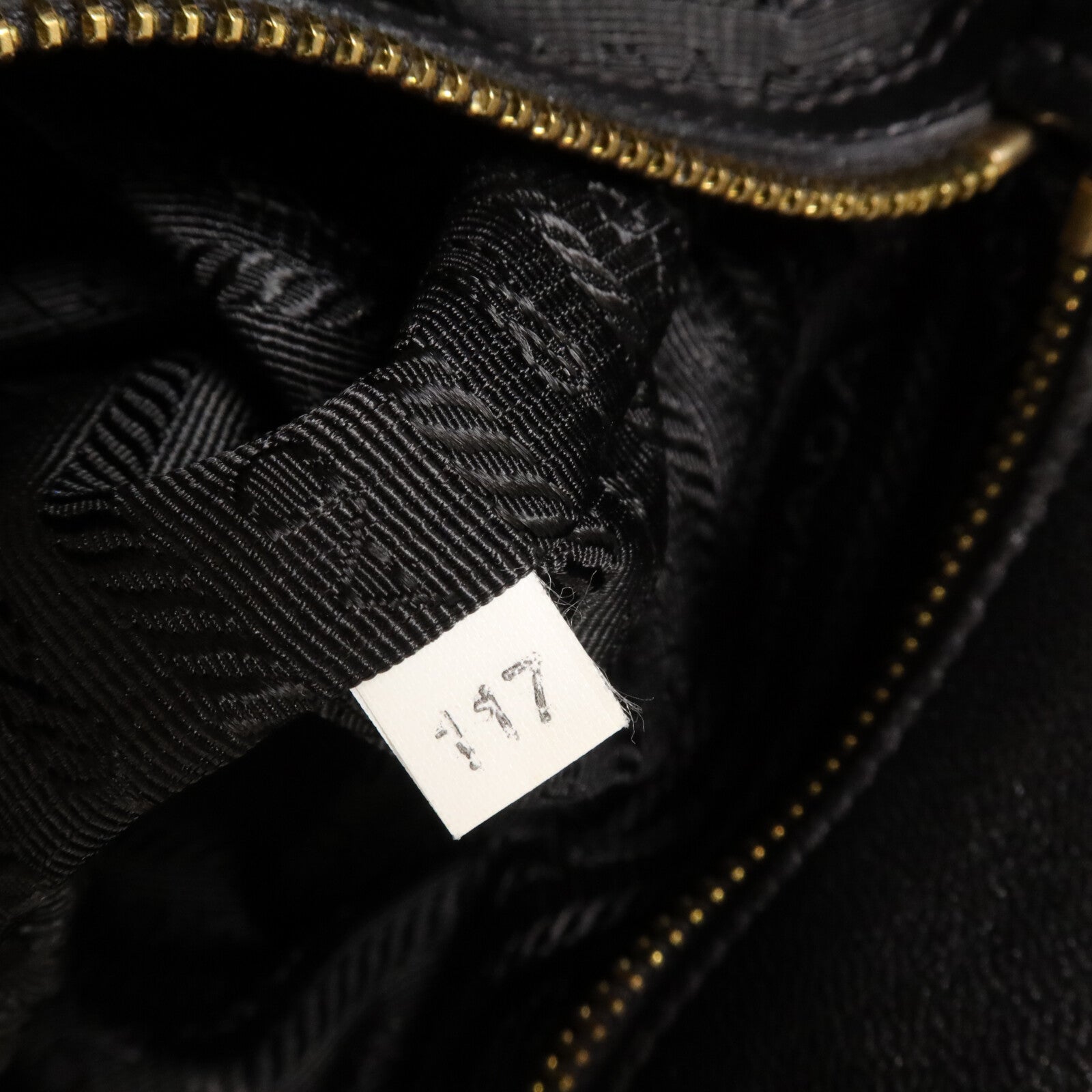 PRADA 羊皮皮革Shoulder Bag肩背袋
