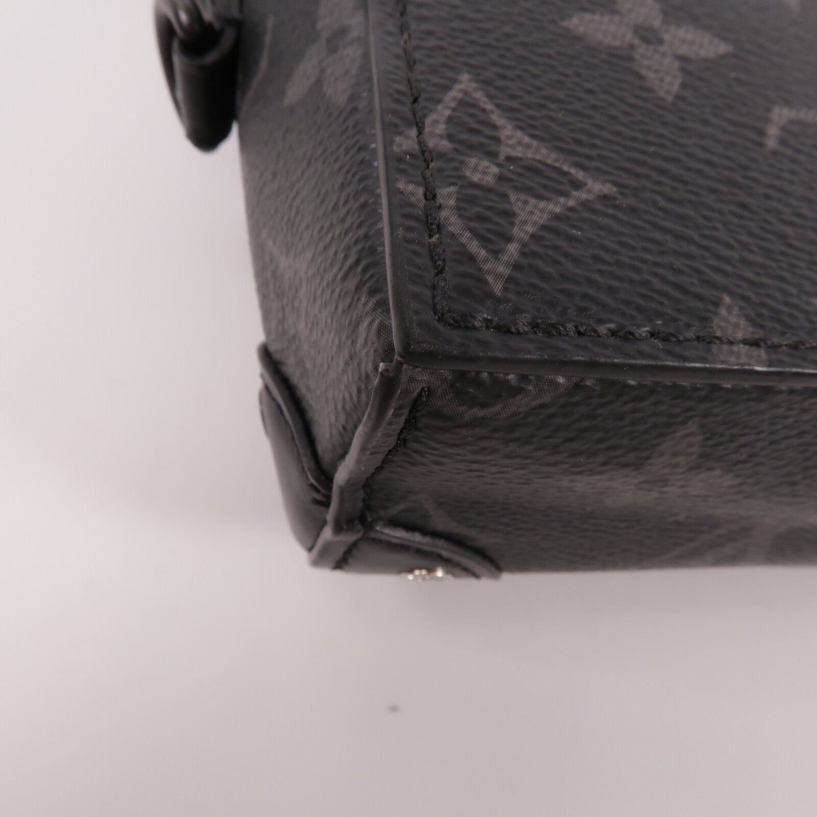 LOUIS VUITTON Monogram Eclipse Steamer Wearable Wallet肩背袋