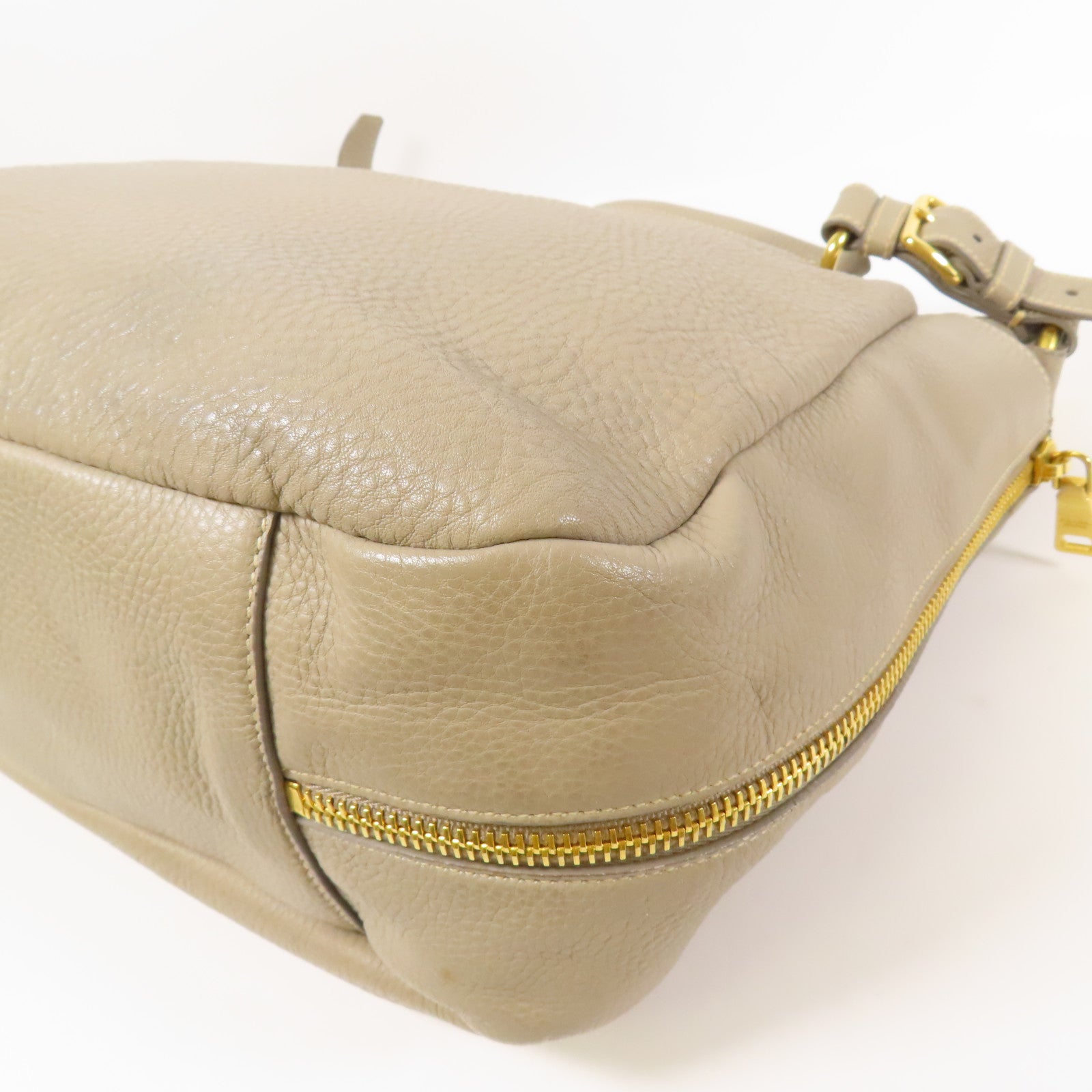 PRADA 皮革Vittelo Daino金扣肩背袋