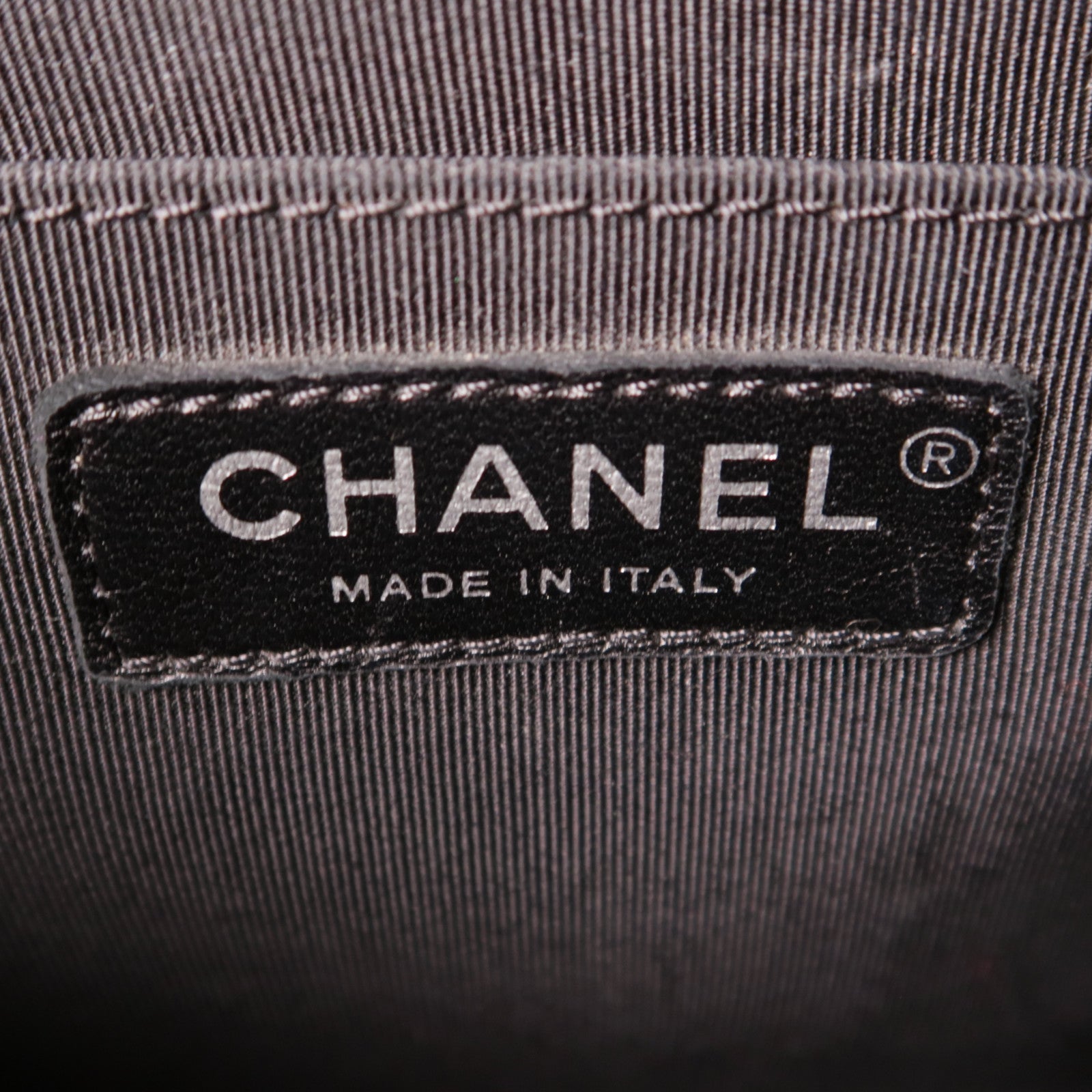 CHANEL 牛皮皮革Chevon Backpack銀扣背包