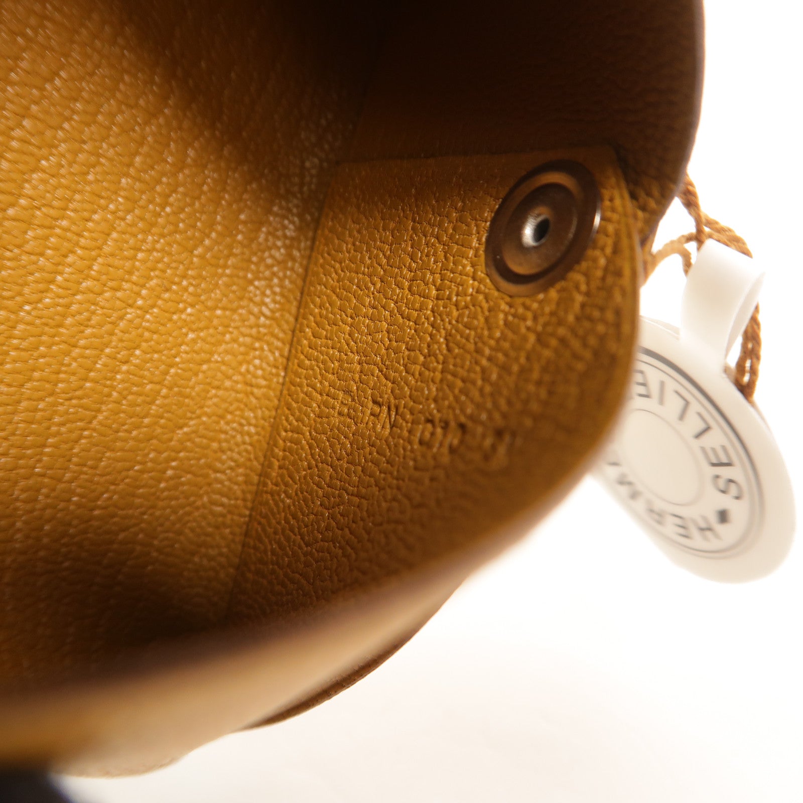 HERMES Chevre皮革Calvi Card Holder卡片套Sesame