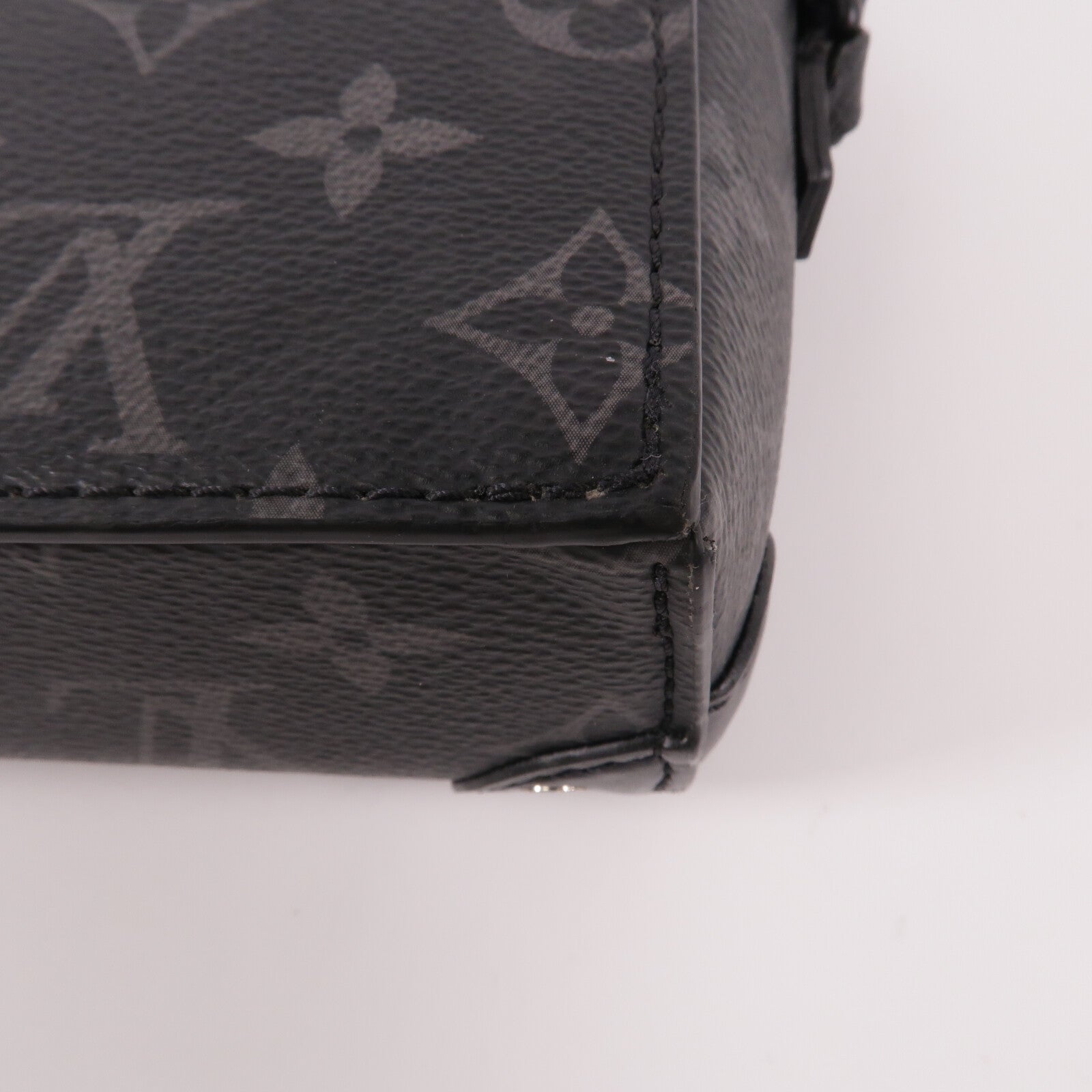 LOUIS VUITTON Monogram Eclipse Steamer Wearable Wallet肩背袋