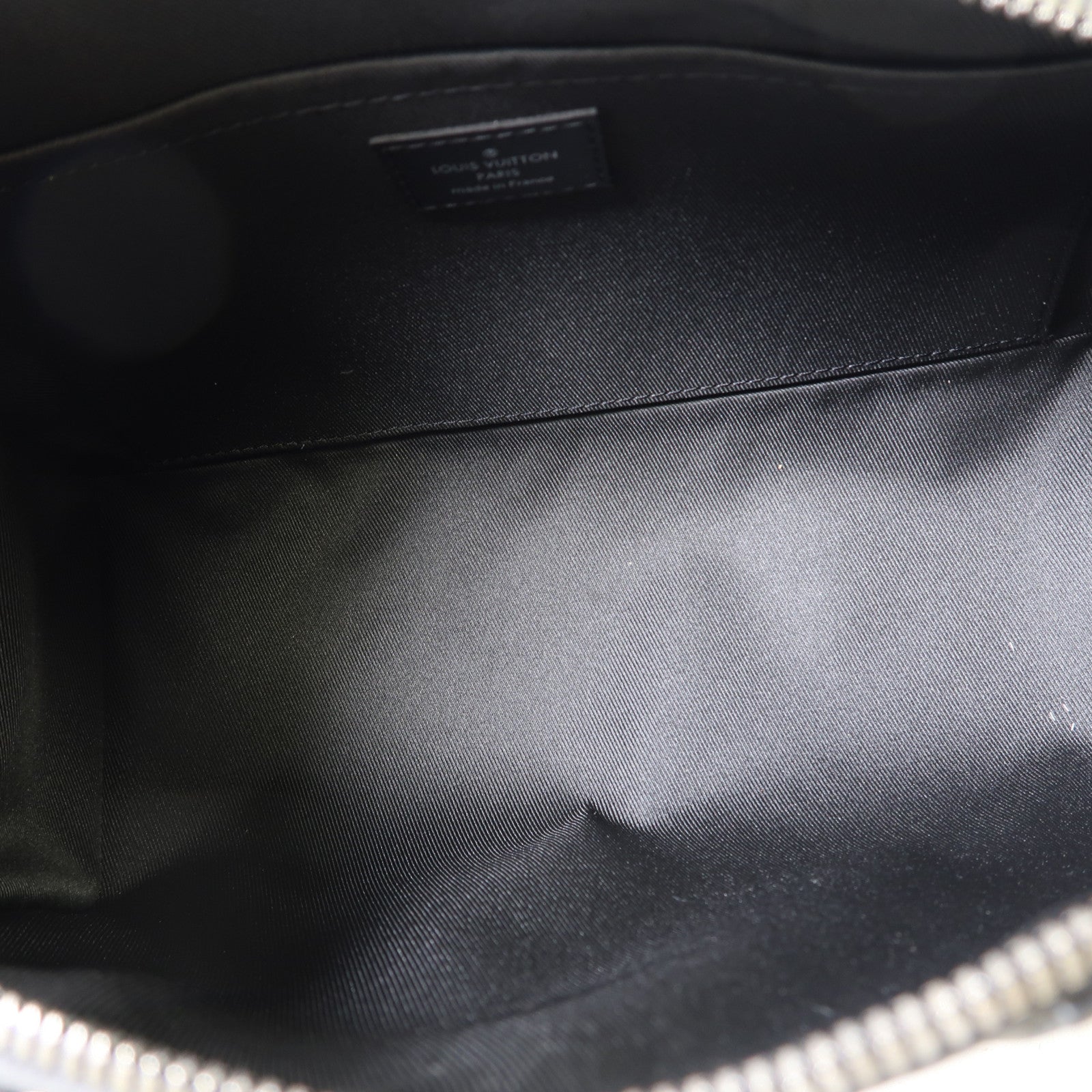 LOUIS VUITTON Monogram Eclipse Keepall Bandouliere銀扣肩背袋黑色
