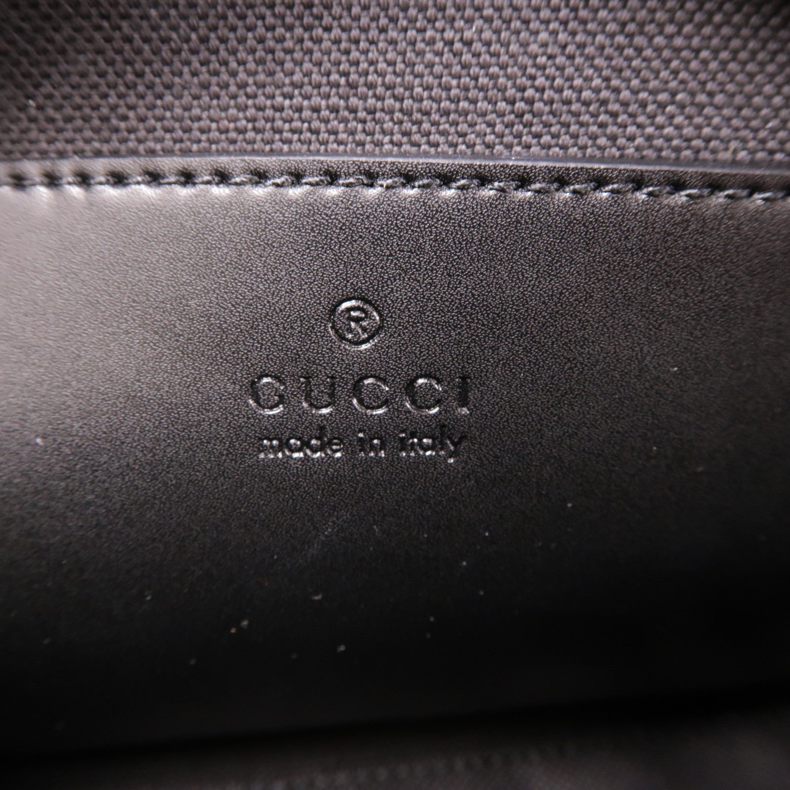 GUCCI 塗層帆布GG Supreme銀扣肩背袋黑色