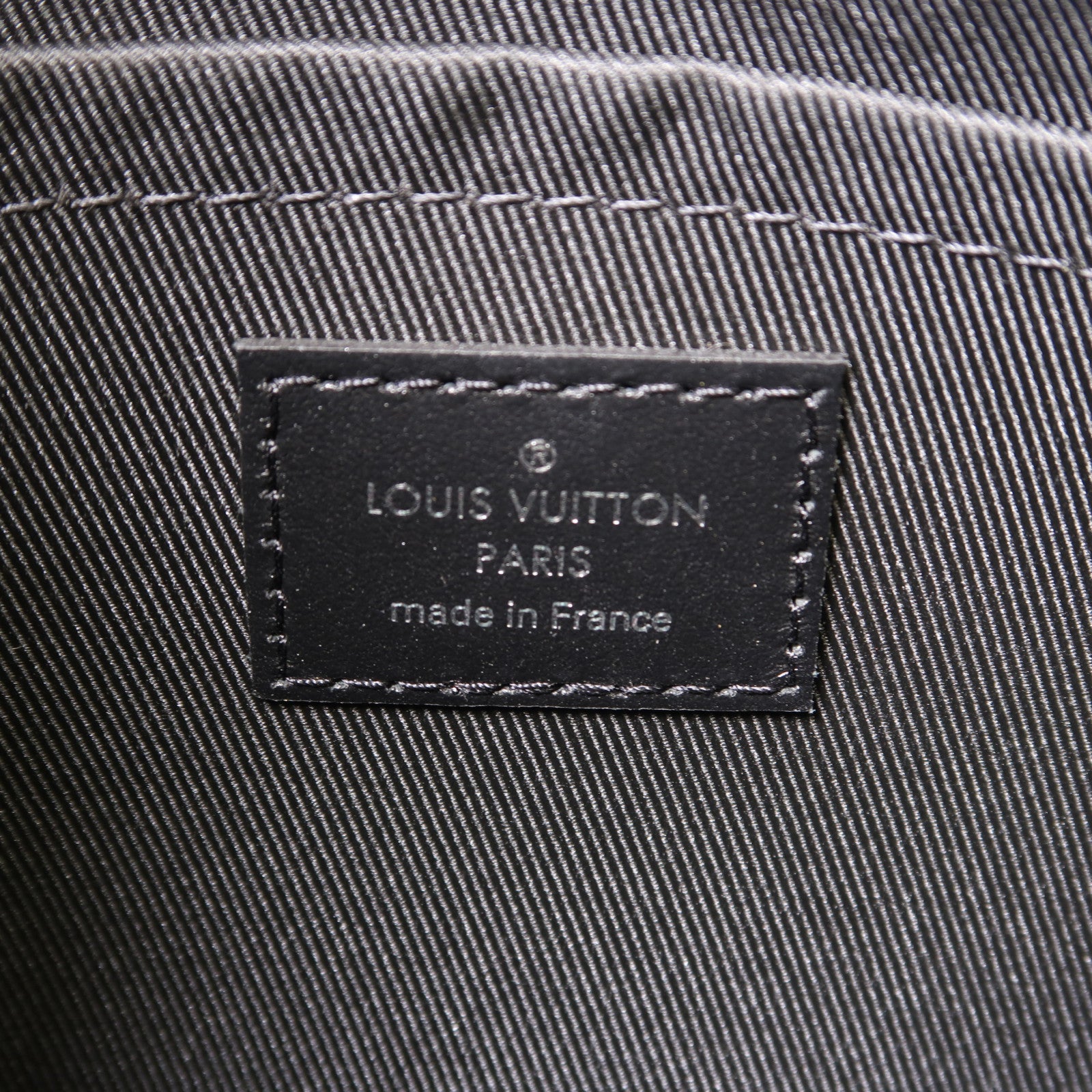 LOUIS VUITTON Monogram Eclipse Keepall Bandouliere銀扣肩背袋黑色