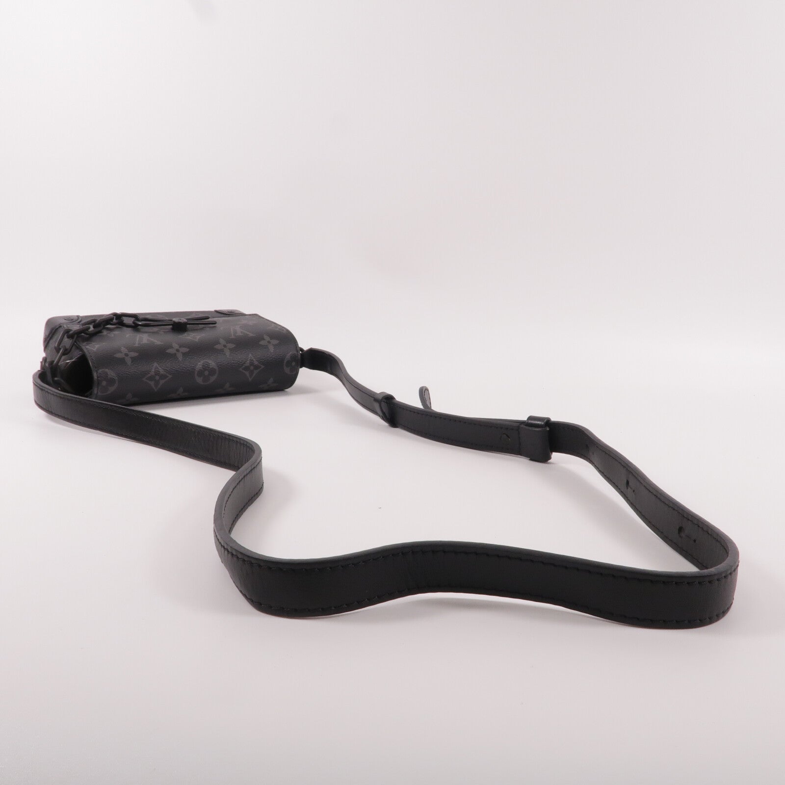 LOUIS VUITTON Monogram Eclipse Steamer Wearable Wallet肩背袋