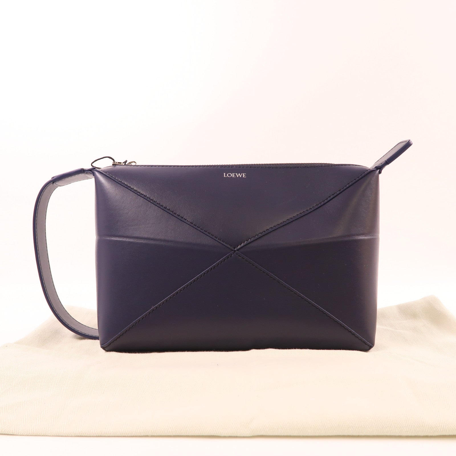 LOEWE 【激減優惠】牛皮皮革Puzzle Fold Wash Bag銀扣手拿包