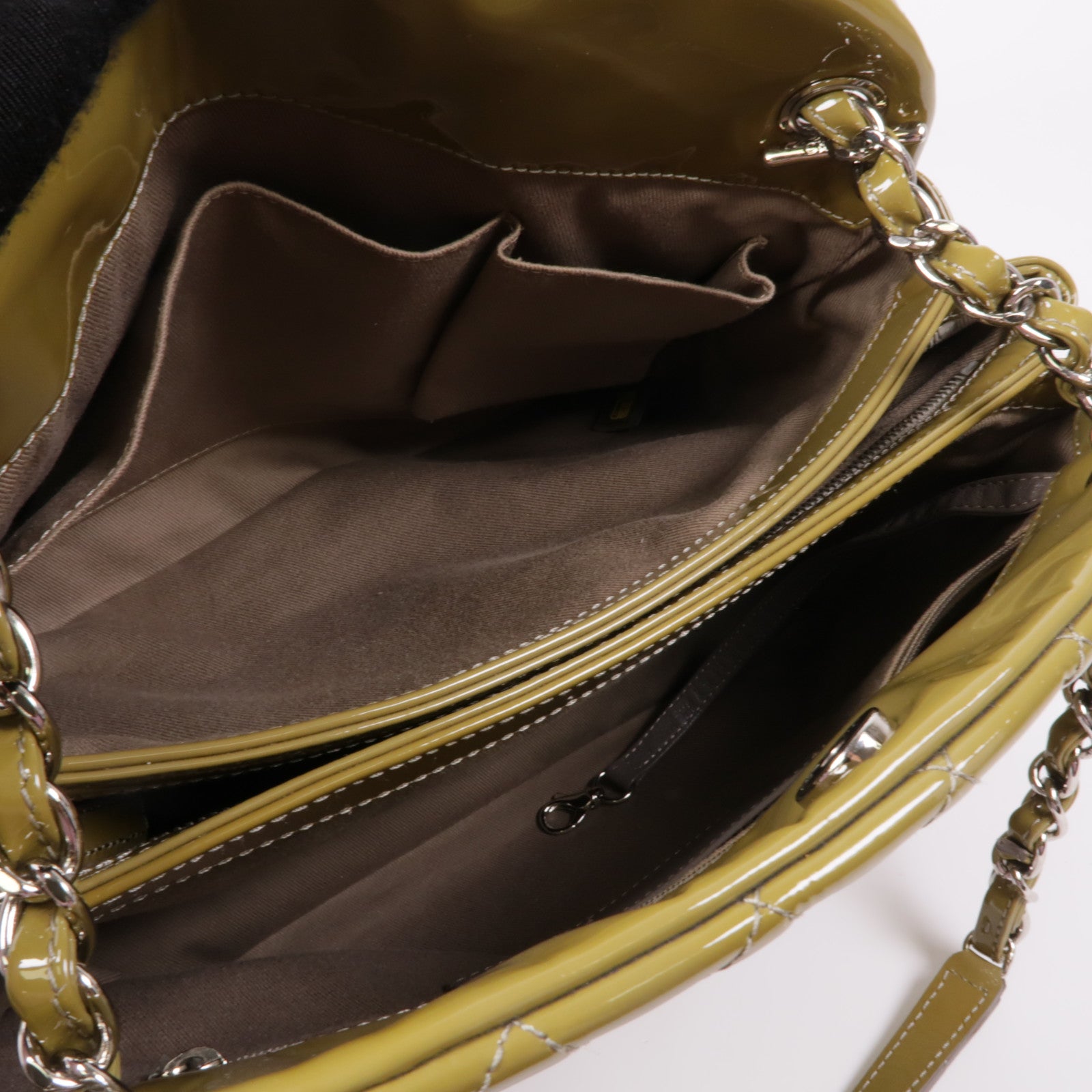 CHANEL 漆皮皮革Chain Shoulder銀扣鏈帶肩背袋