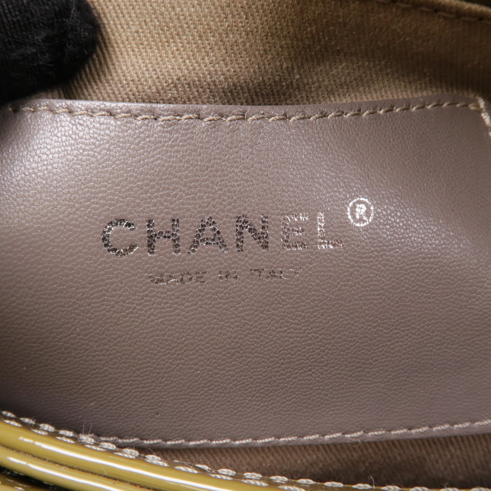 CHANEL 漆皮皮革Chain Shoulder銀扣鏈帶肩背袋