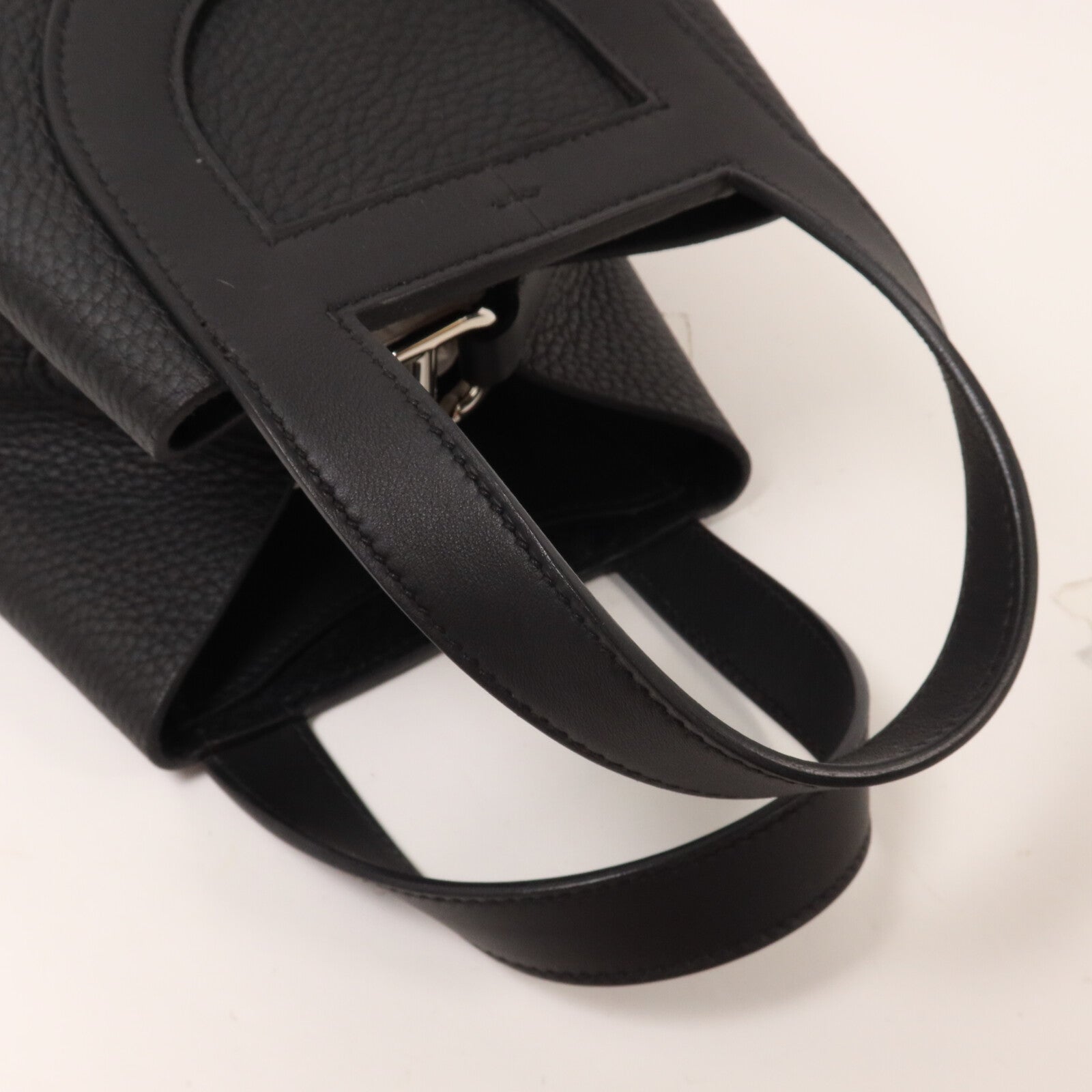 HERMES Clemence皮革In The Loop 18手挽袋Noir