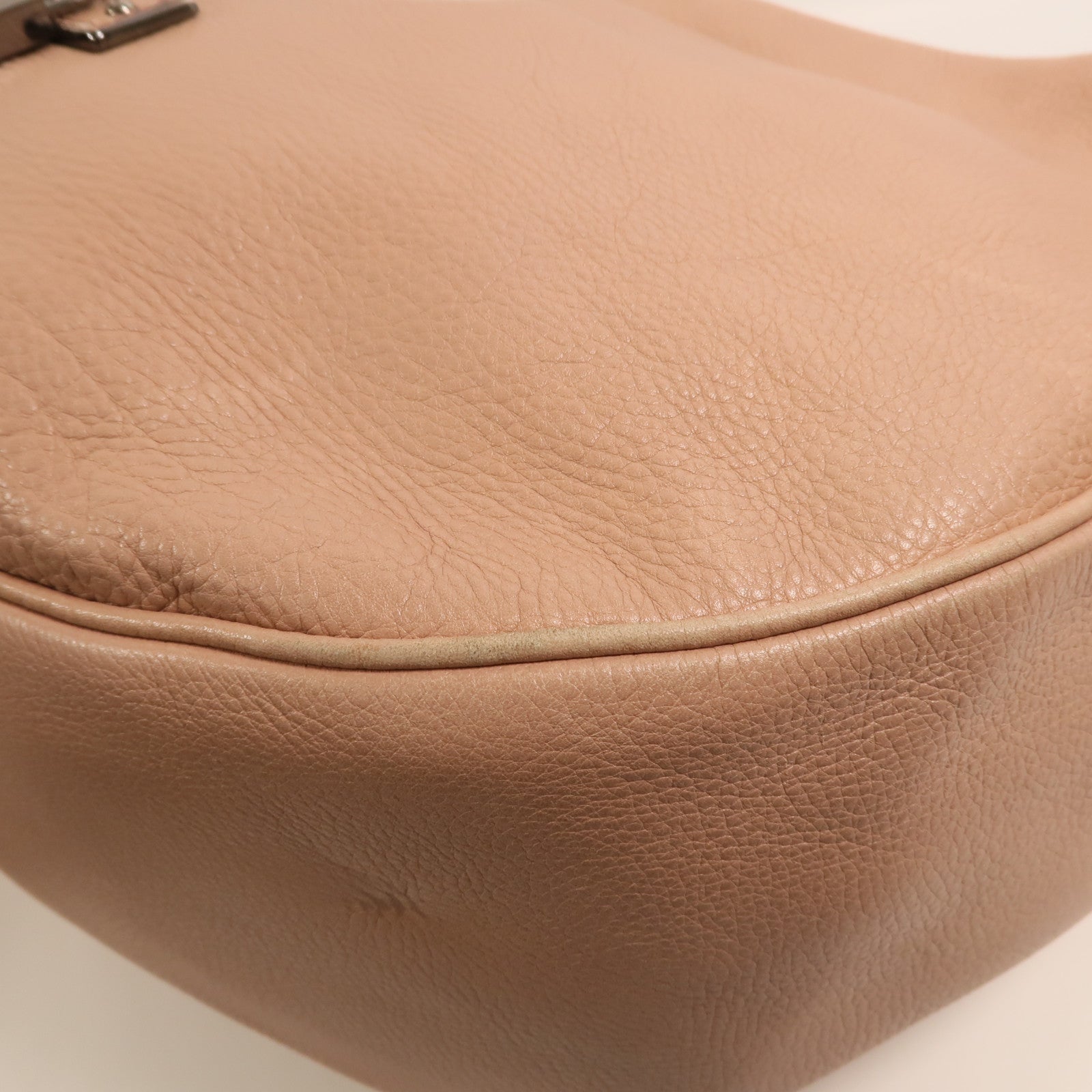 LOEWE 牛皮皮革Calle Lock Hobo銀扣肩背袋