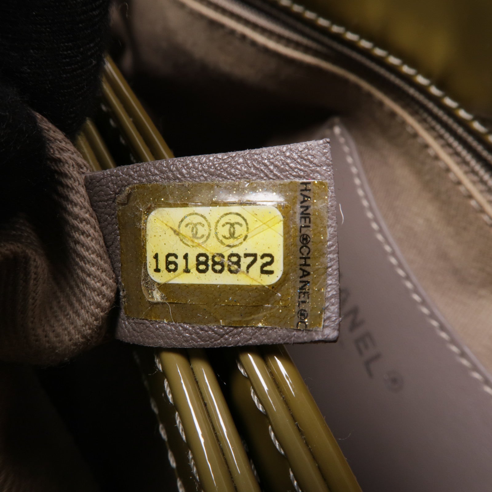 CHANEL 漆皮皮革Chain Shoulder銀扣鏈帶肩背袋