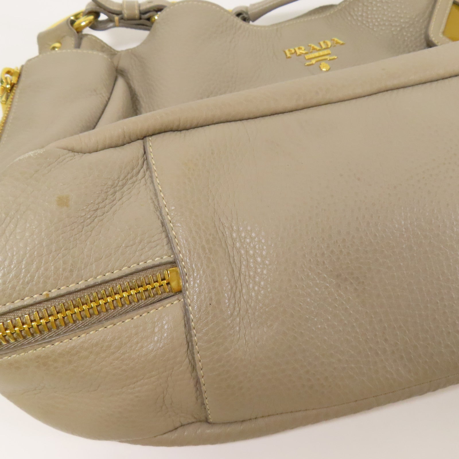 PRADA 皮革Vittelo Daino金扣肩背袋