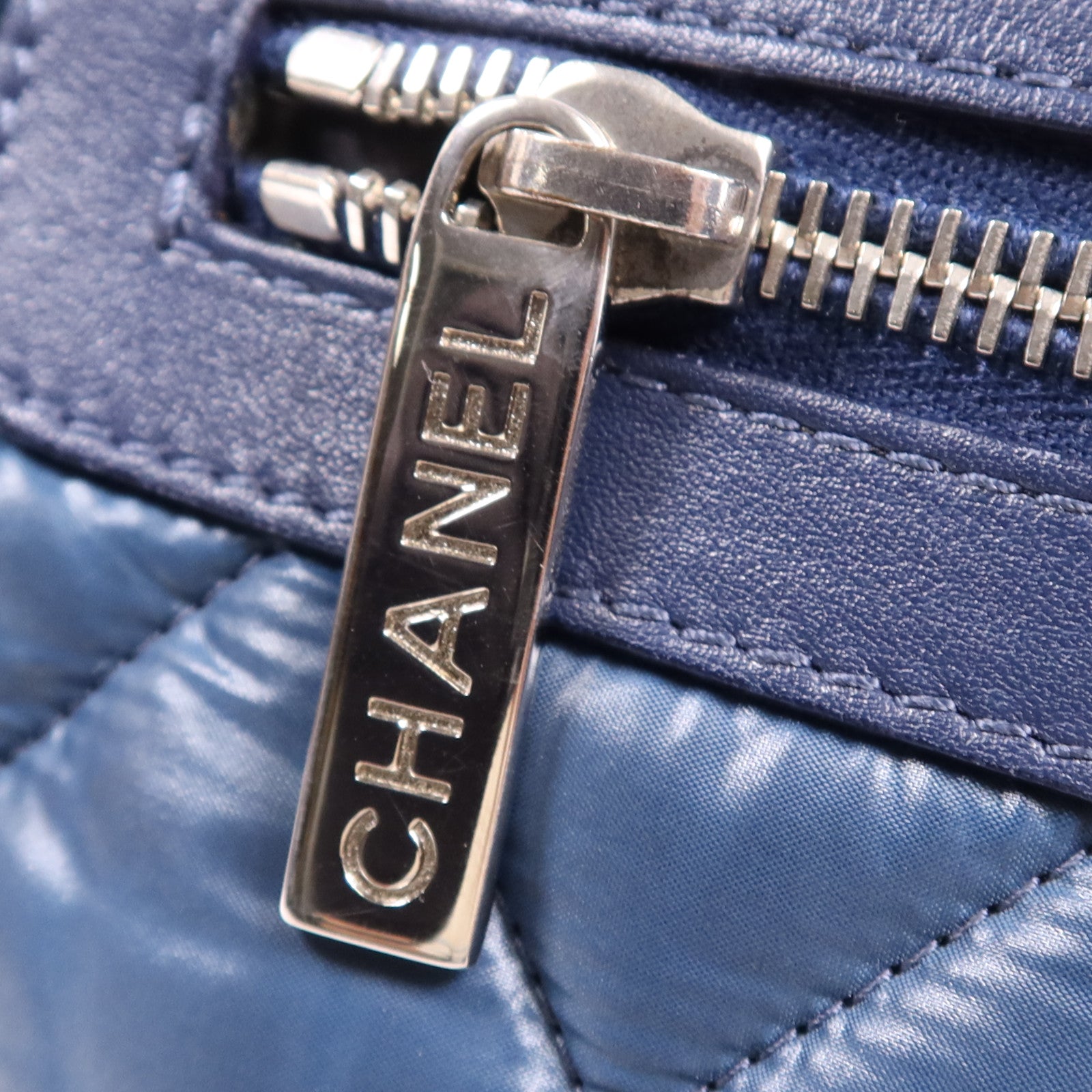 CHANEL 尼龍Coco Cocoon Small銀扣手挽袋