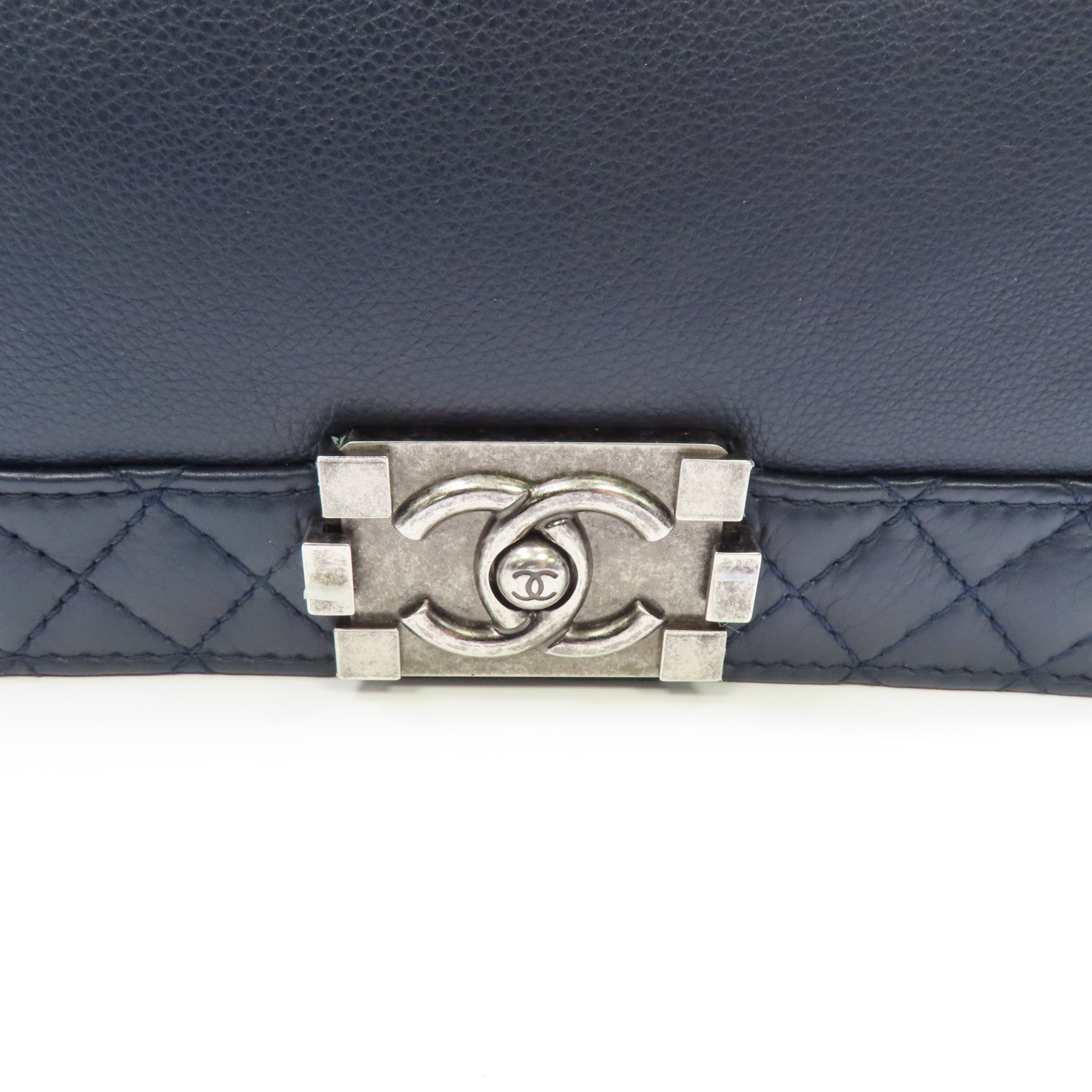 CHANEL 【激減優惠】菱格牛皮皮革Boy Chanel銀扣鏈帶肩背袋深藍色