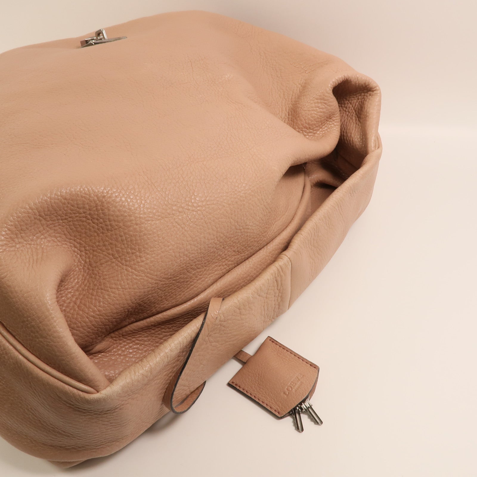 LOEWE 牛皮皮革Calle Lock Hobo銀扣肩背袋