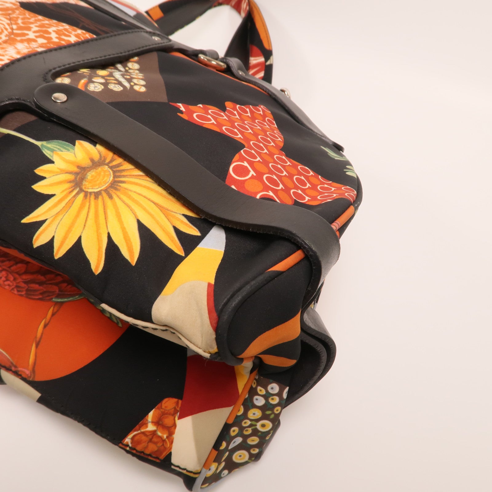Salvatore Ferragamo 尼龍/牛皮皮革Tote Bag銀扣手挽袋