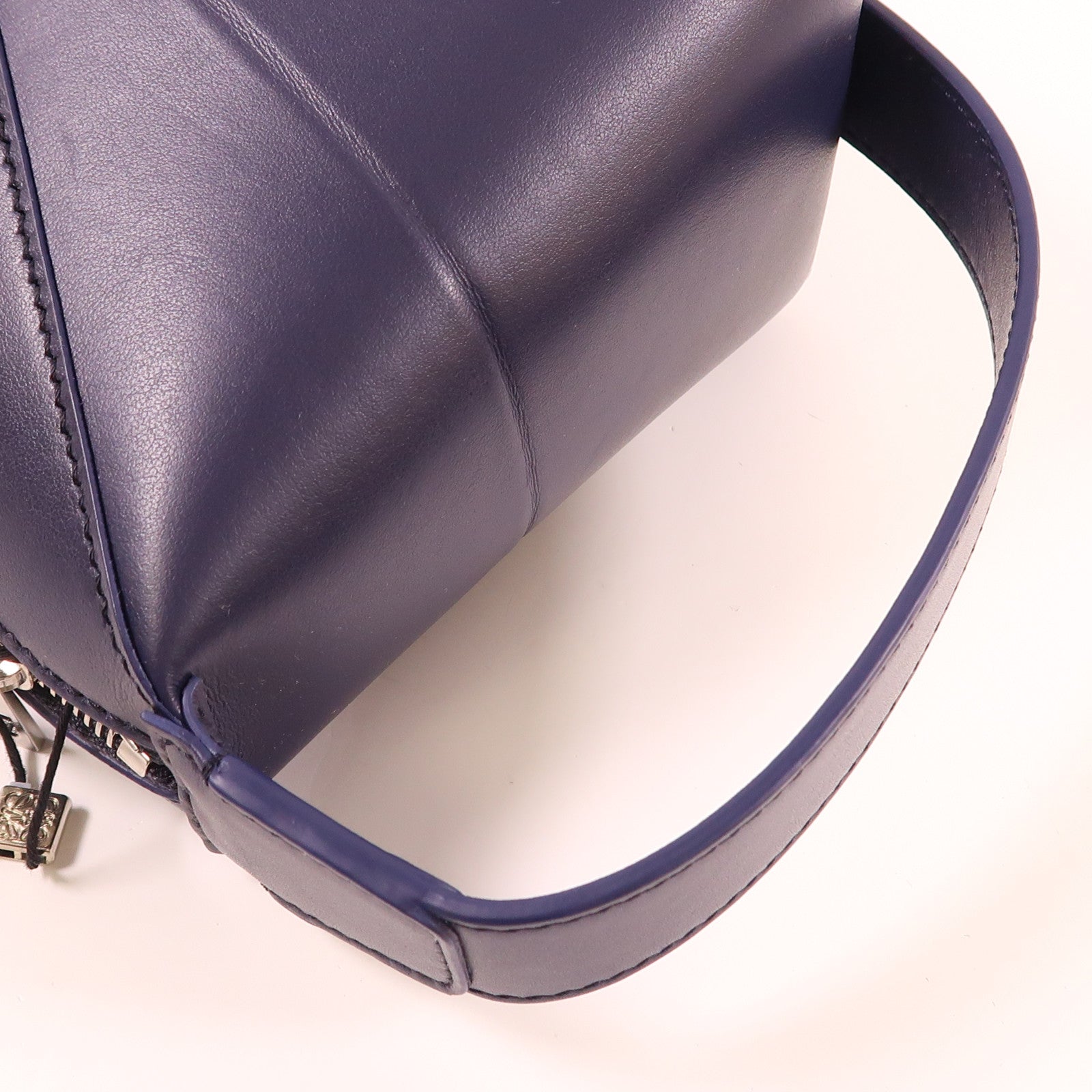 LOEWE 【激減優惠】牛皮皮革Puzzle Fold Wash Bag銀扣手拿包