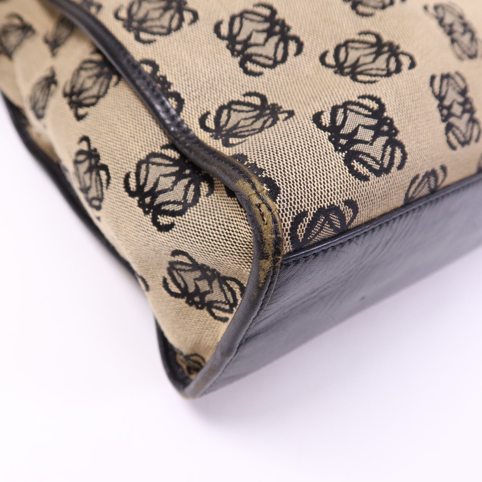 LOEWE 帆布Hand Bag銀扣手挽袋